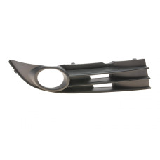 Вставка бампера (під протитуманку) VW Caddy III 06-15 (R)