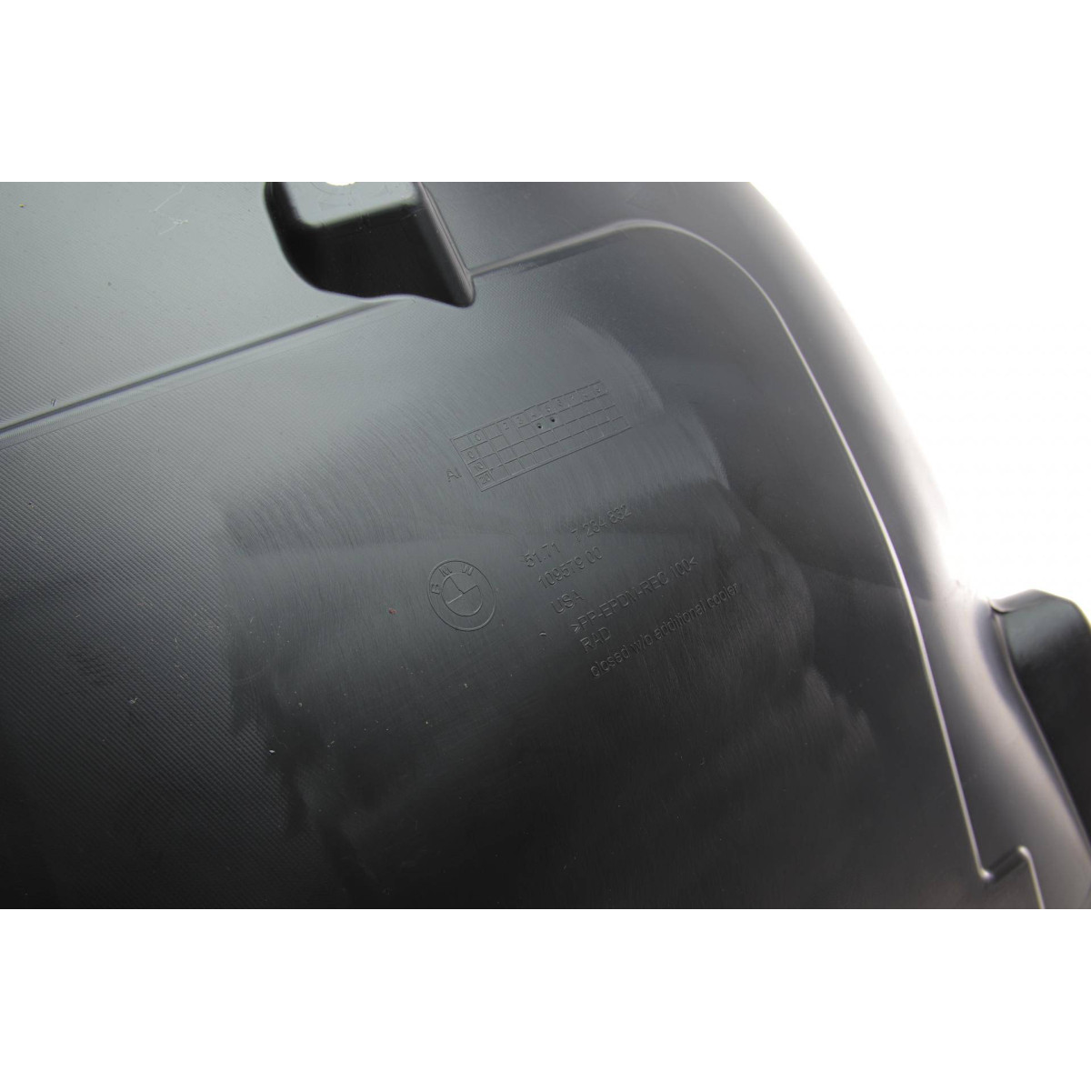 Підкрильник (передній) BMW 5 (E70) 06-13 (R)