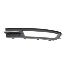 Вставка бампера (під протитуманку) VW Passat 14- (R)