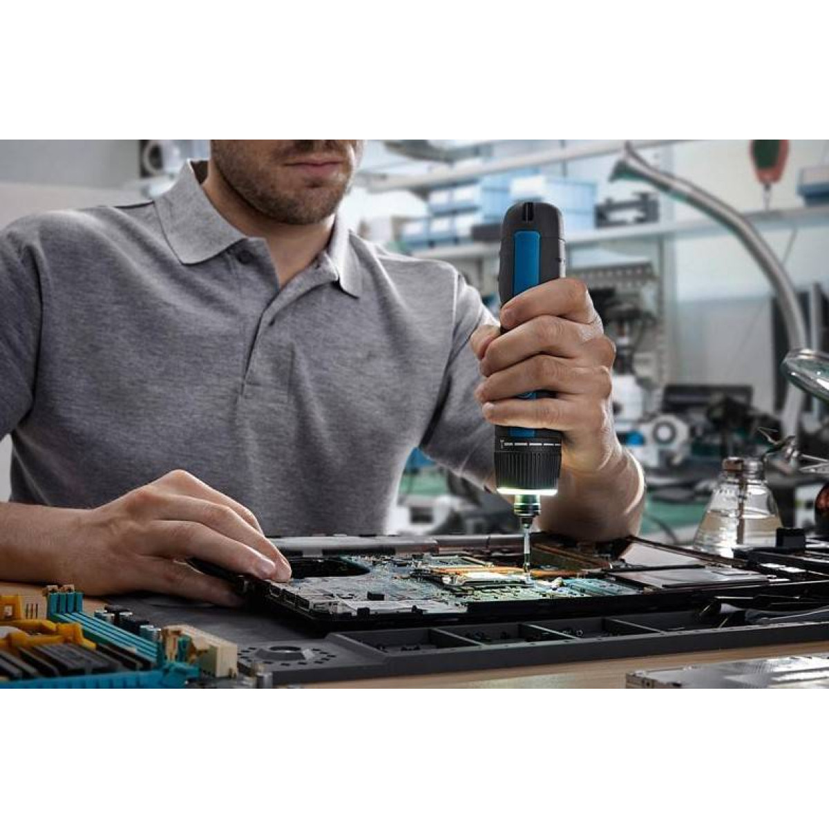 Шуруповерт акумуляторний Bosch GO (2,5-5 Nm/3.6V) 360 об./Макс /d=6,35мм (+ кейс з бітами)
