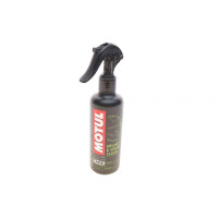 Засіб для очищення зовнішньої поверхні та скла шолома M1 Helmet & Visor Clean (250ml)