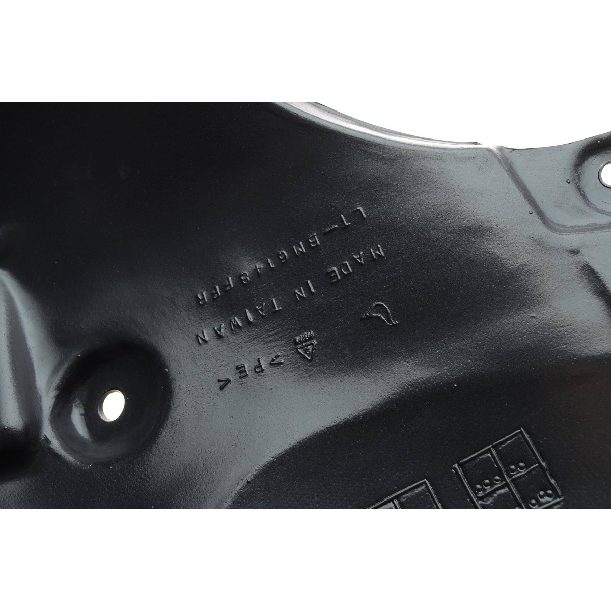 Підкрильник (передній) BMW 3 (F30) 11-18 (R)