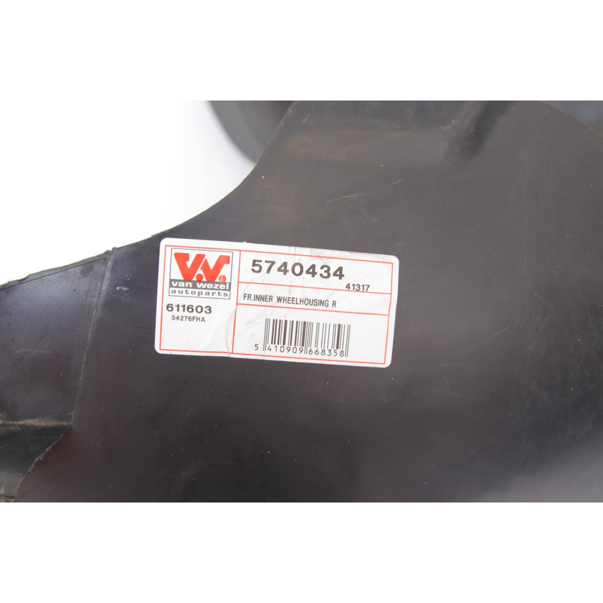 Подкрыльник (передний) VW Passat 10-14 (R)
