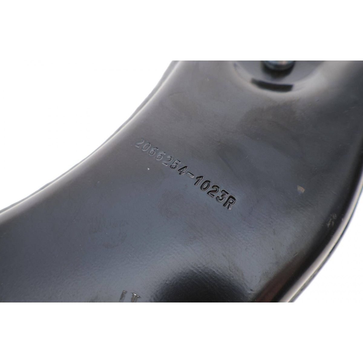 Важіль підвіски (передній/знизу) (R) Ford C-Max 07-10/Focus/Volvo C30/C70/S40/V50 04-12 (с шаровой)