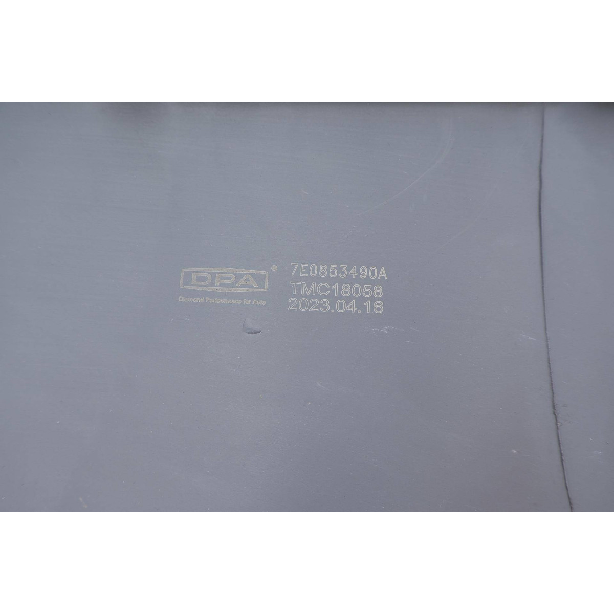 Вставка бампера (без протитуманки) VW T5/T6 2.0 TDI 09-19 (R)