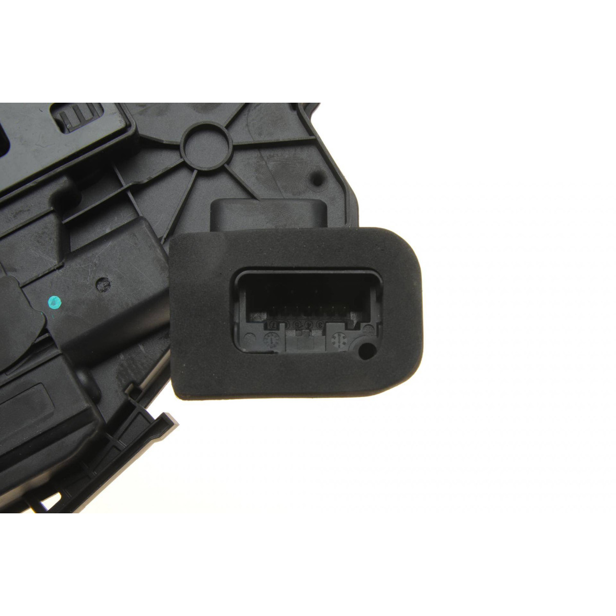 Замок дверей (передніх/L) VW Amarok 10-16/Tiguan 08-18/Caddy 15-