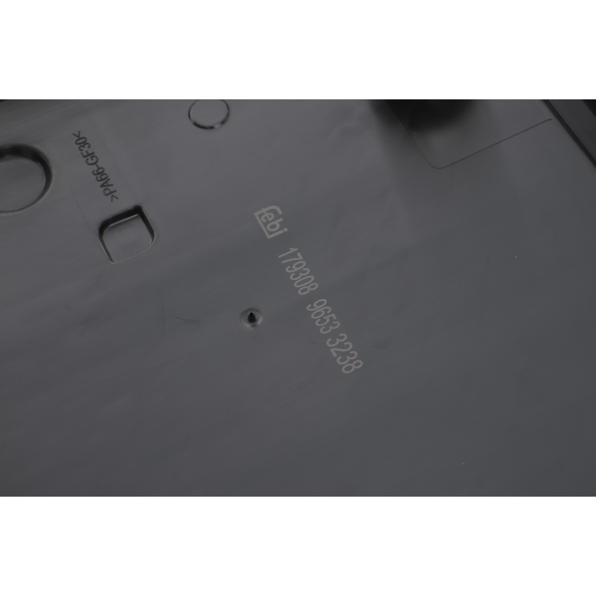 Маслоприймач (піддон) BMW 3 (F30/F80)/5 (G30/F90)/7 (G11/G12) 11-