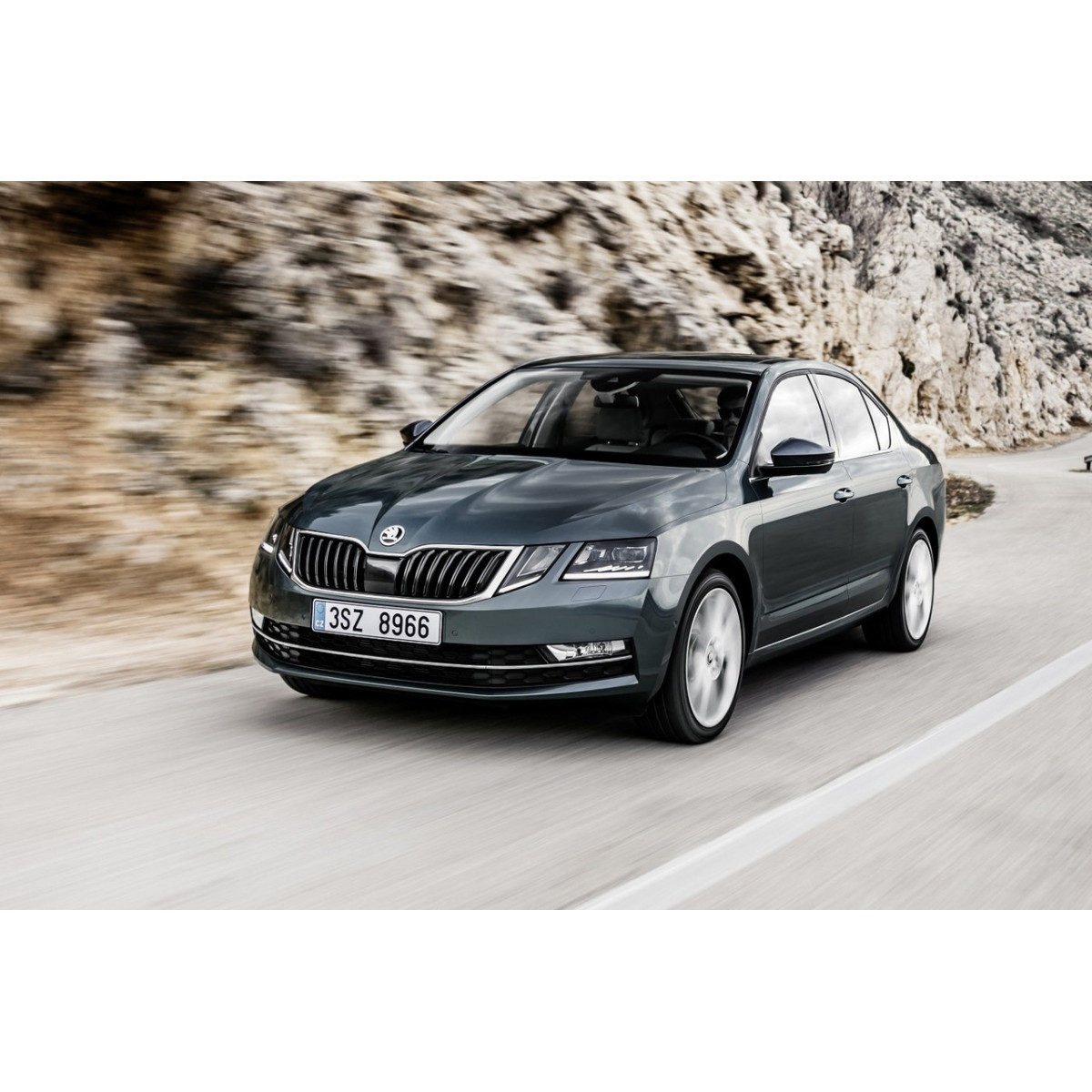 Поворотний кулак передній правий Volkswagen Passat B8, Golf 7, Touran, Skoda Octavia A7, Superb 3 2013-