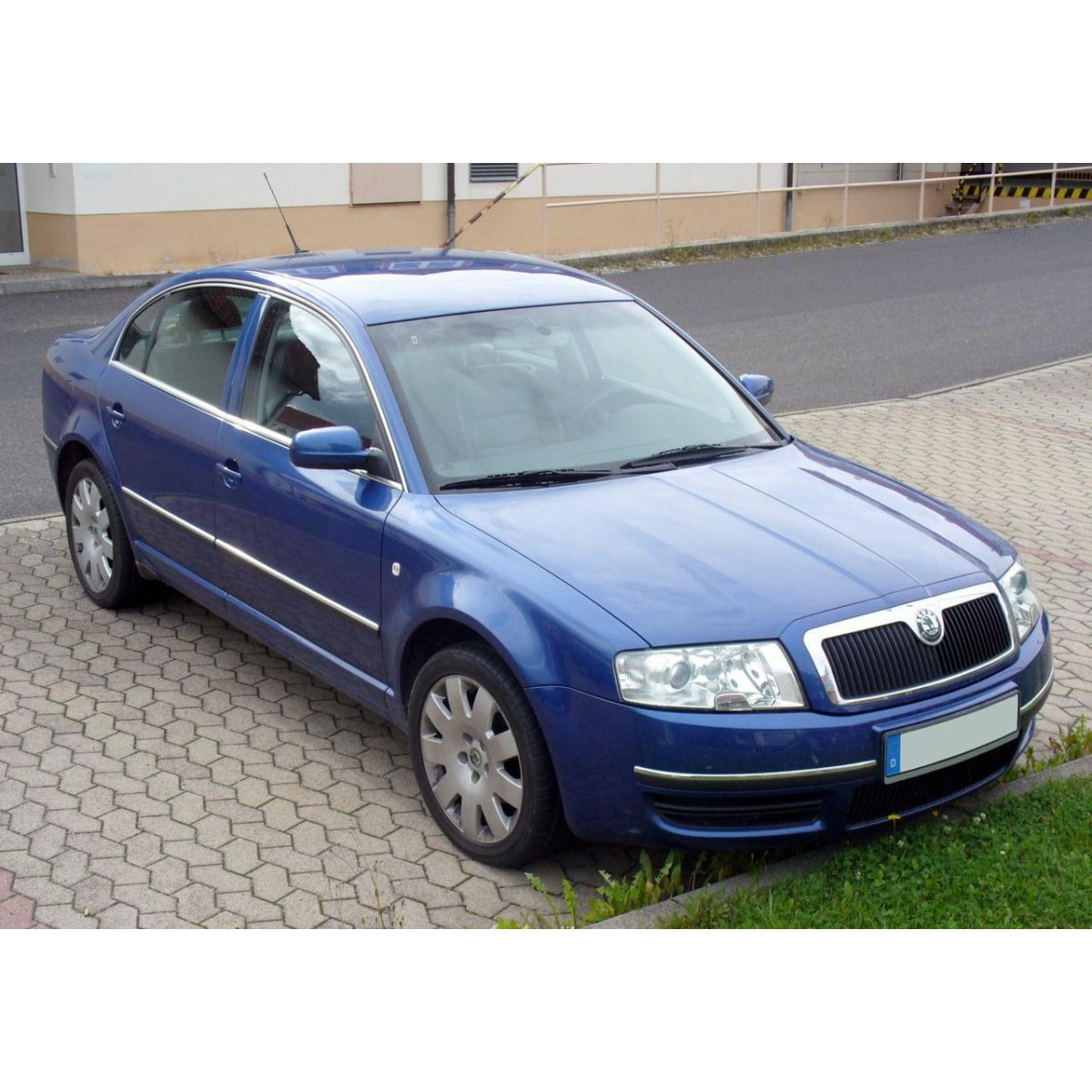 Поворотний кулак передній правий Volkswagen Passat B5, Skoda Superb 2000-2008