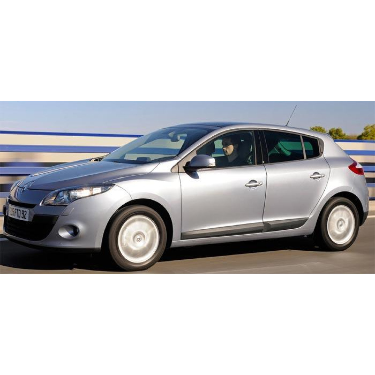 Поворотний кулак передній правий Рено Меган 3, Сценік 3 - Renault Megane 3, Scenic 3 2008-
