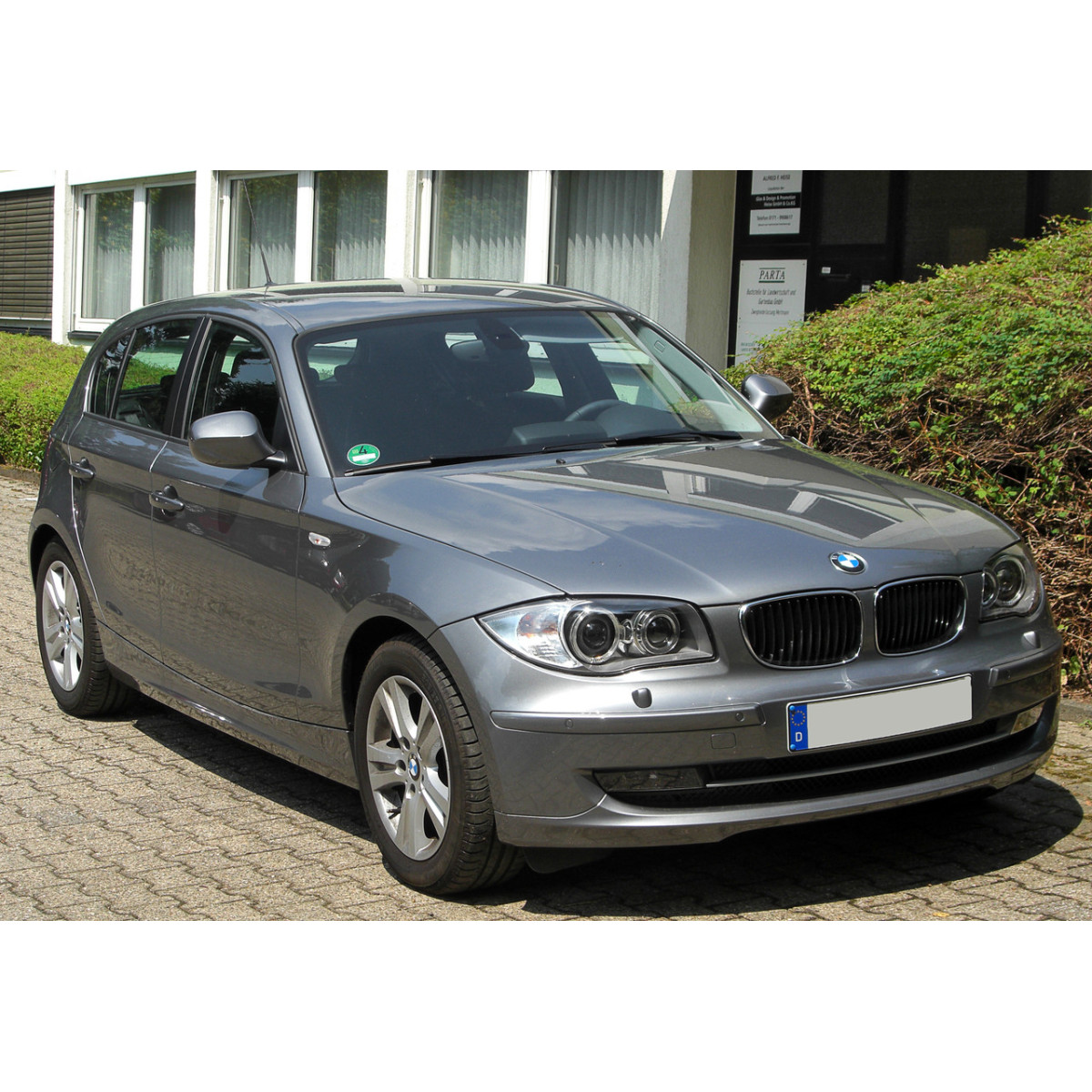 Ручка дверей внутрішня передня / задня ліва BMW 1 Series E81, E82, E87, E88 2007–2013 (хром/чорна)