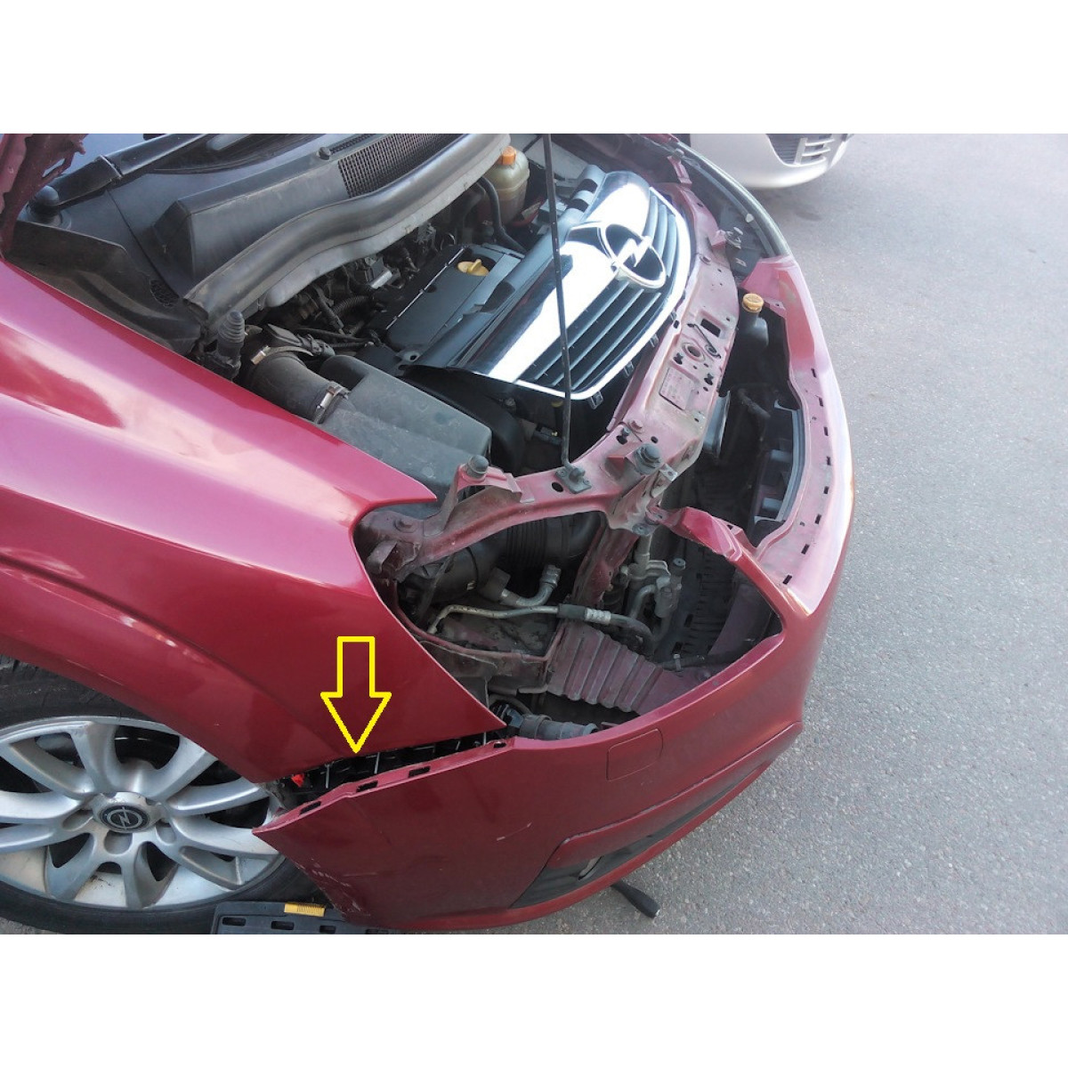 Кріплення бампера переднього праве та ліве Opel Zafira B 2005–2015 (комплект 2 шт.)