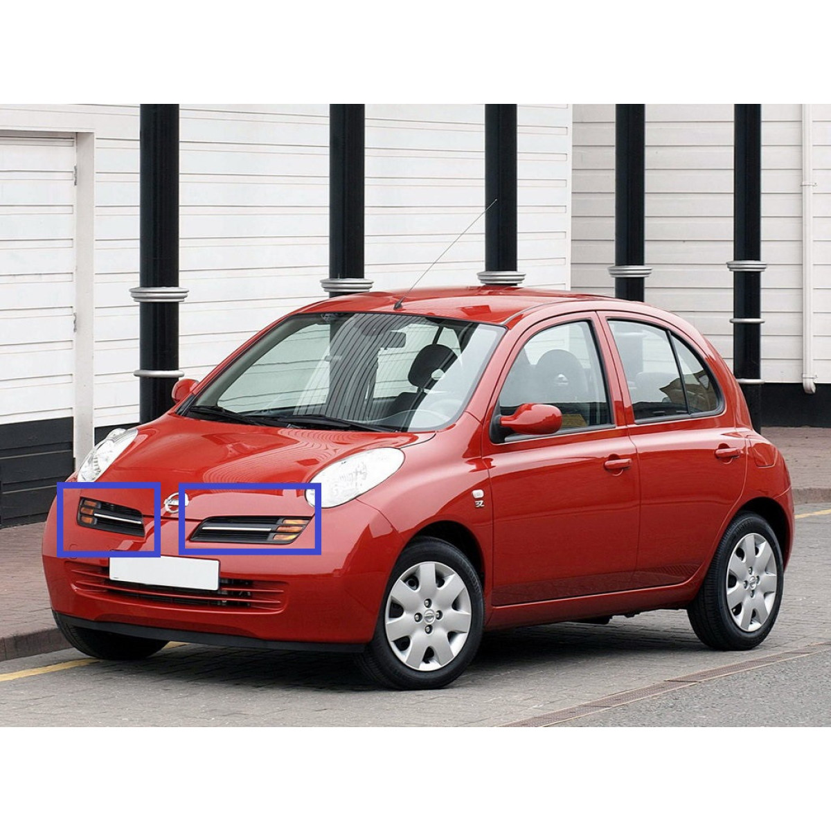 Решітка радіатора ліва Ніссан Мікра 3 - Nissan Micra 3 - 2003-2005
