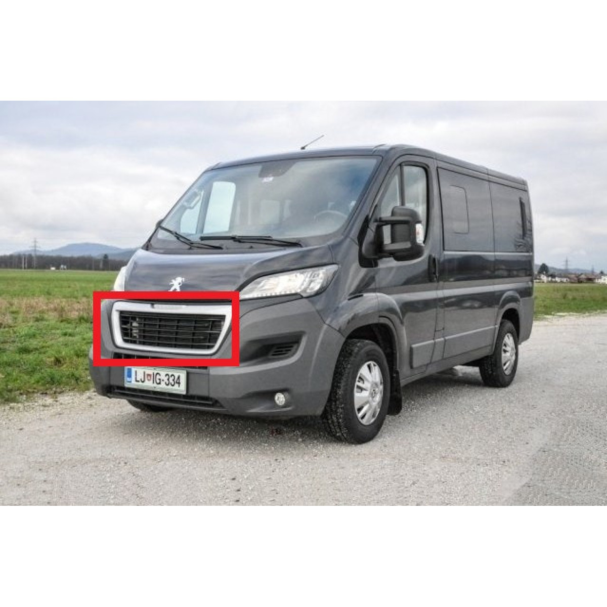 Решітка радіатора Пежо Боксер - Peugeot Boxer 2014-