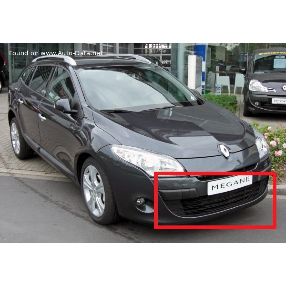 Решітка бампера Рено Меган 3 - Renault Megane 3 - 2013-2016