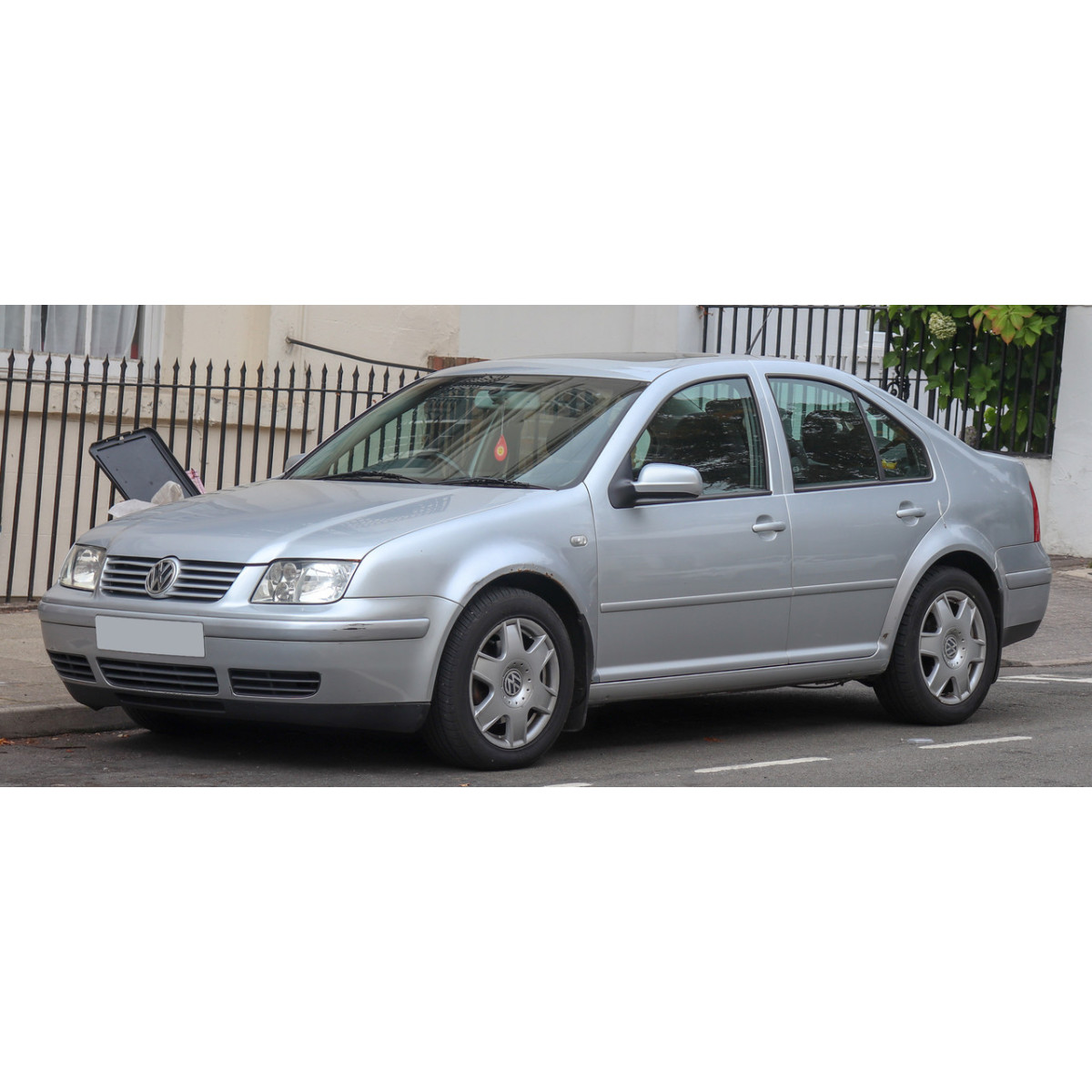 Петля (шарнір, кріплення) капота ліва Volkswagen Golf 4, Bora - Фольксваген Гольф 4, Бора 1997-2006