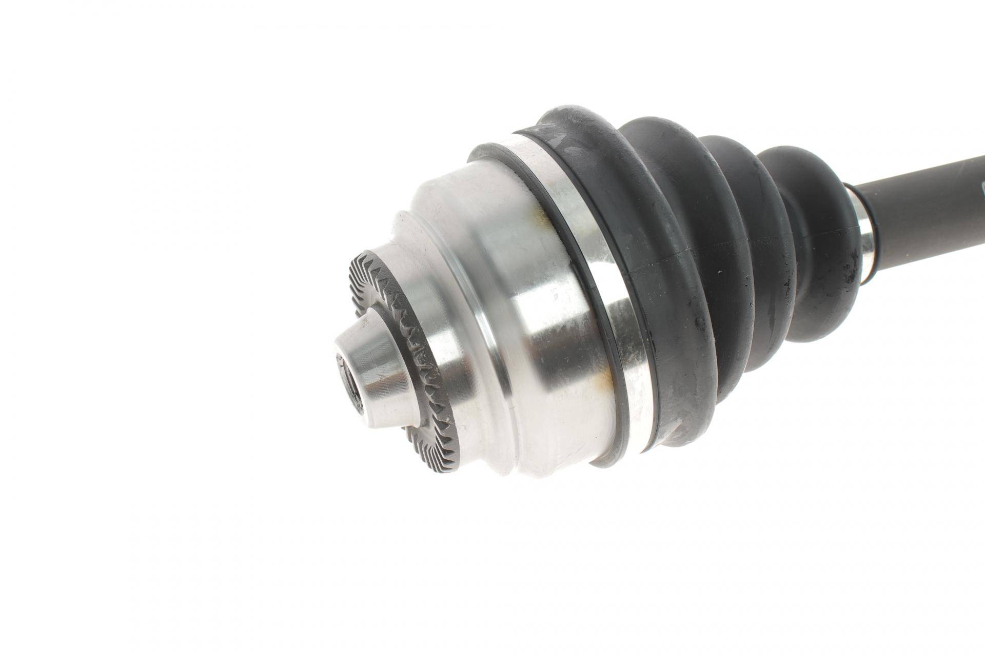 Піввісь (передня) BMW 5 (F10/F11)/6 (F06/F12/F13) xDrive 10-18 (R) (37x27/863)