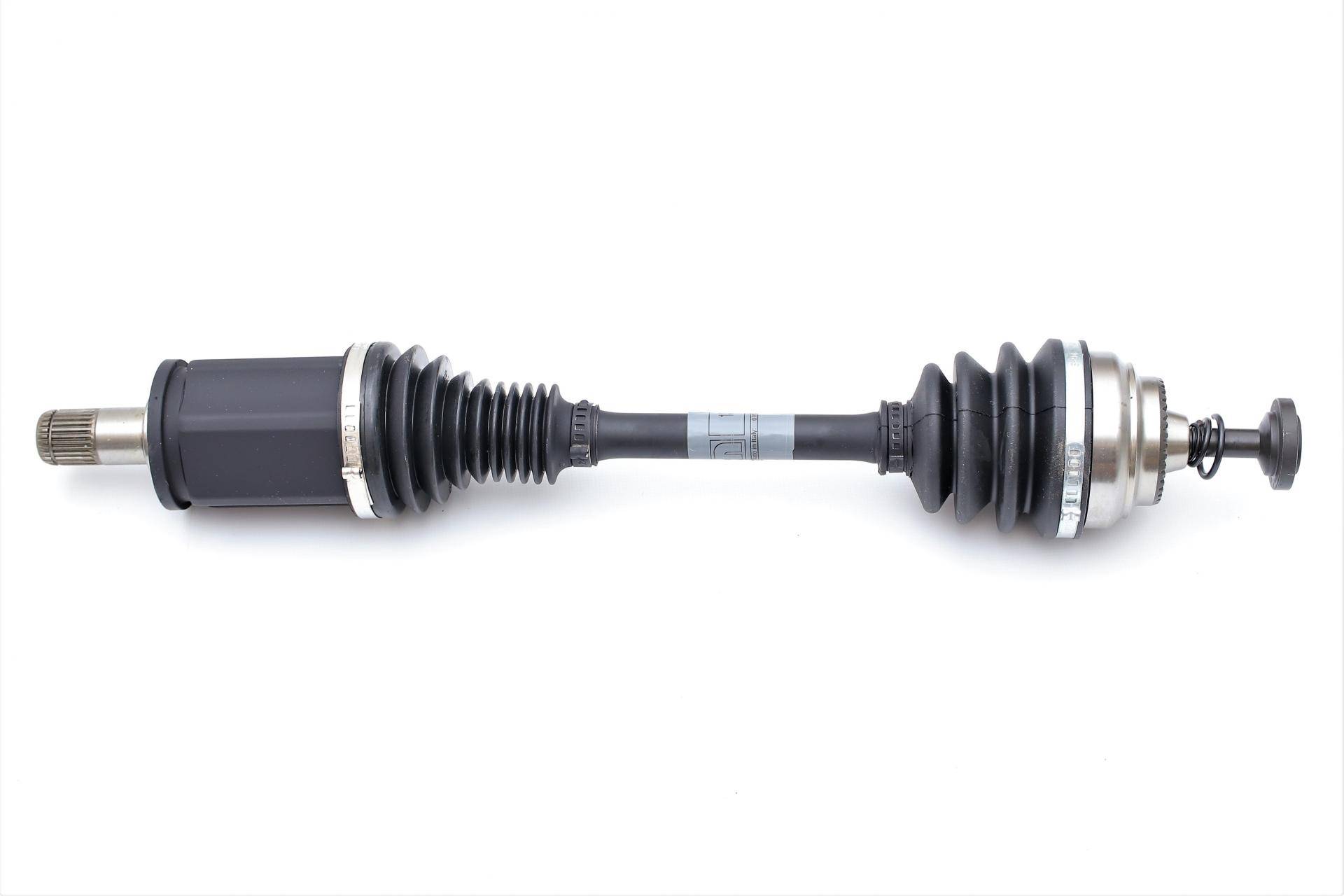 Піввісь (передня) (L) BMW 5 (F10/F11)/6 (F06/F12/F13) 10-18 (37z/27z/560mm) (-ABS)