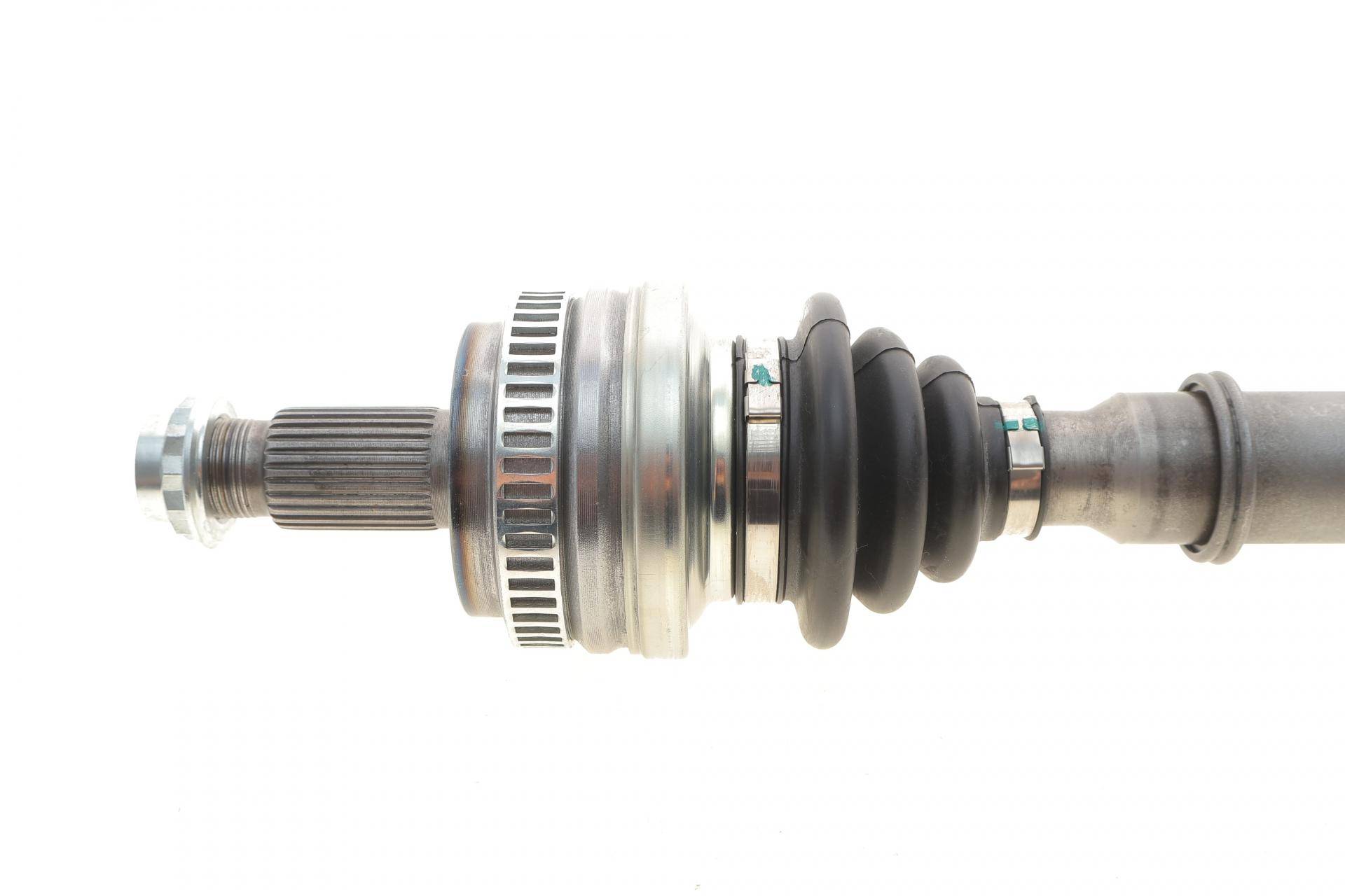 Піввісь (задня) BMW 3 (E46/E90) 98-11 (R) (27x664) M52/N42/N43/N45/N46/N52
