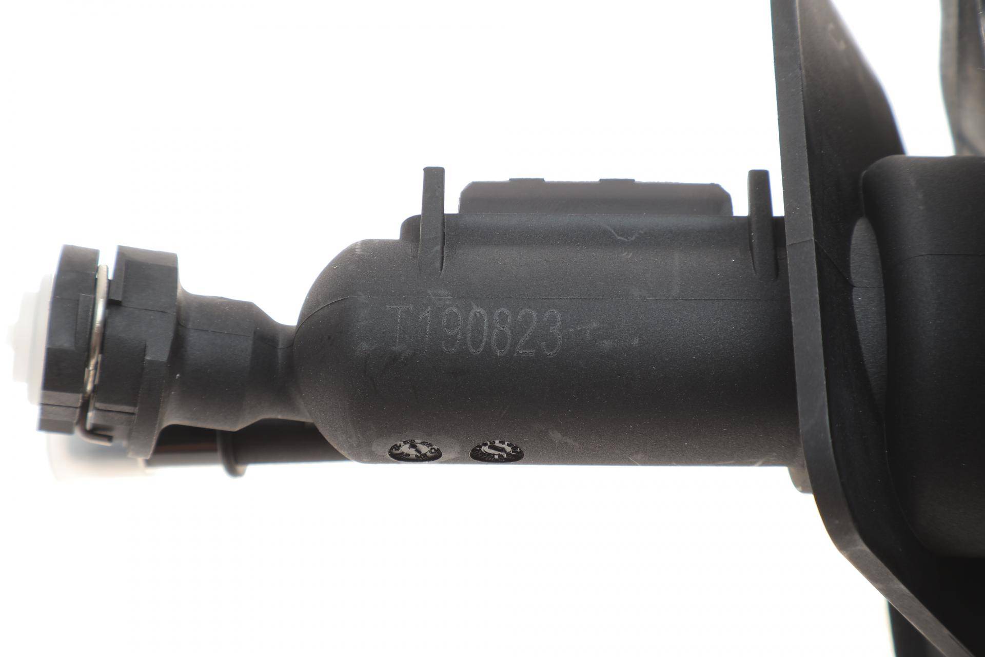 Циліндр зчеплення (головний) Ford C-Max/Focus/Mazda 3/5/Volvo C70/V40/V50/S40 04-