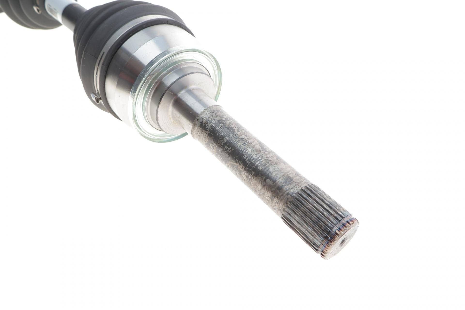 Піввісь (передня) Mitsubishi L200/Pajero 2.4-3.5 90- (R) (533mm)