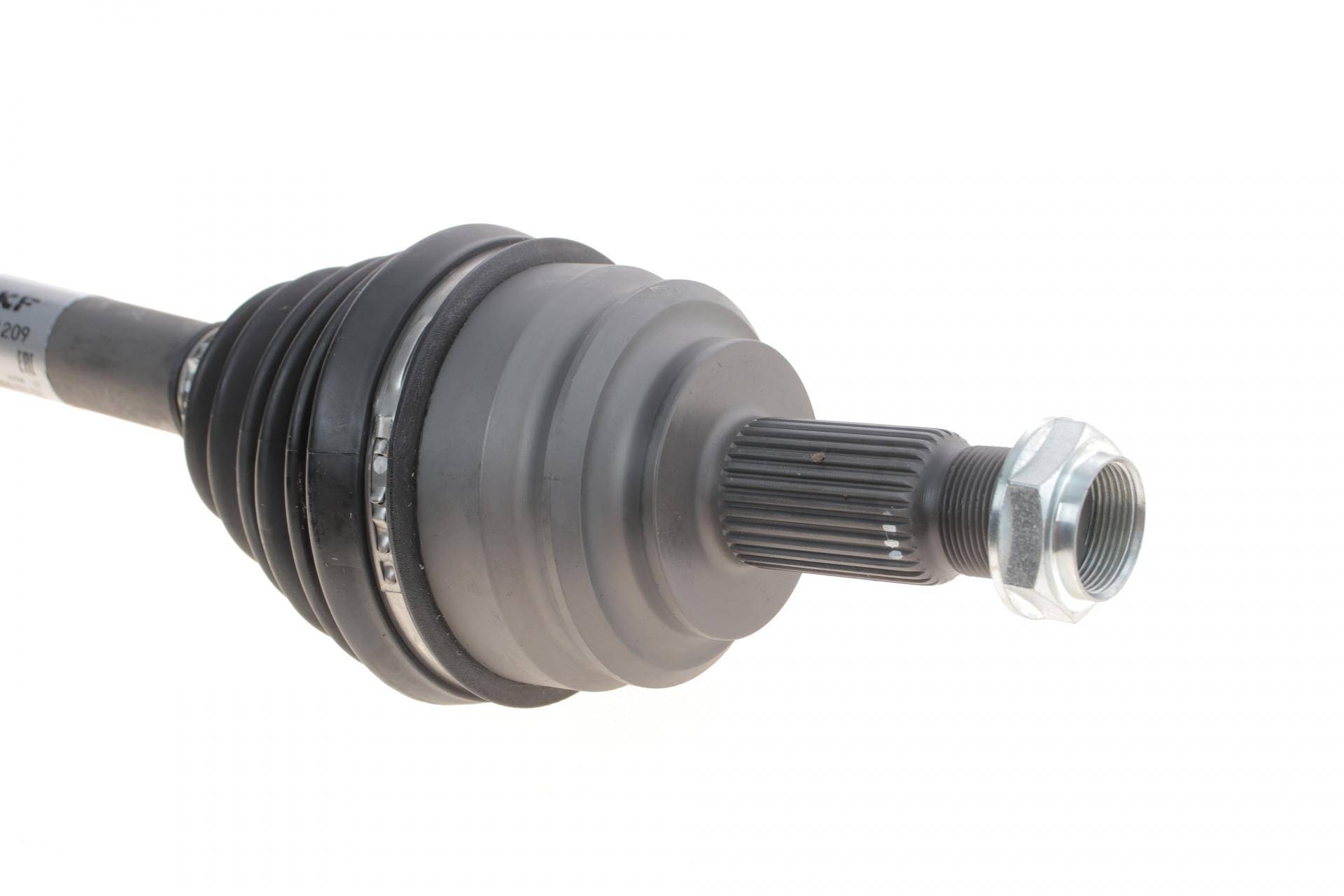 Піввісь (передня BMW X5 (E53) 00- (L) (30x27x585)