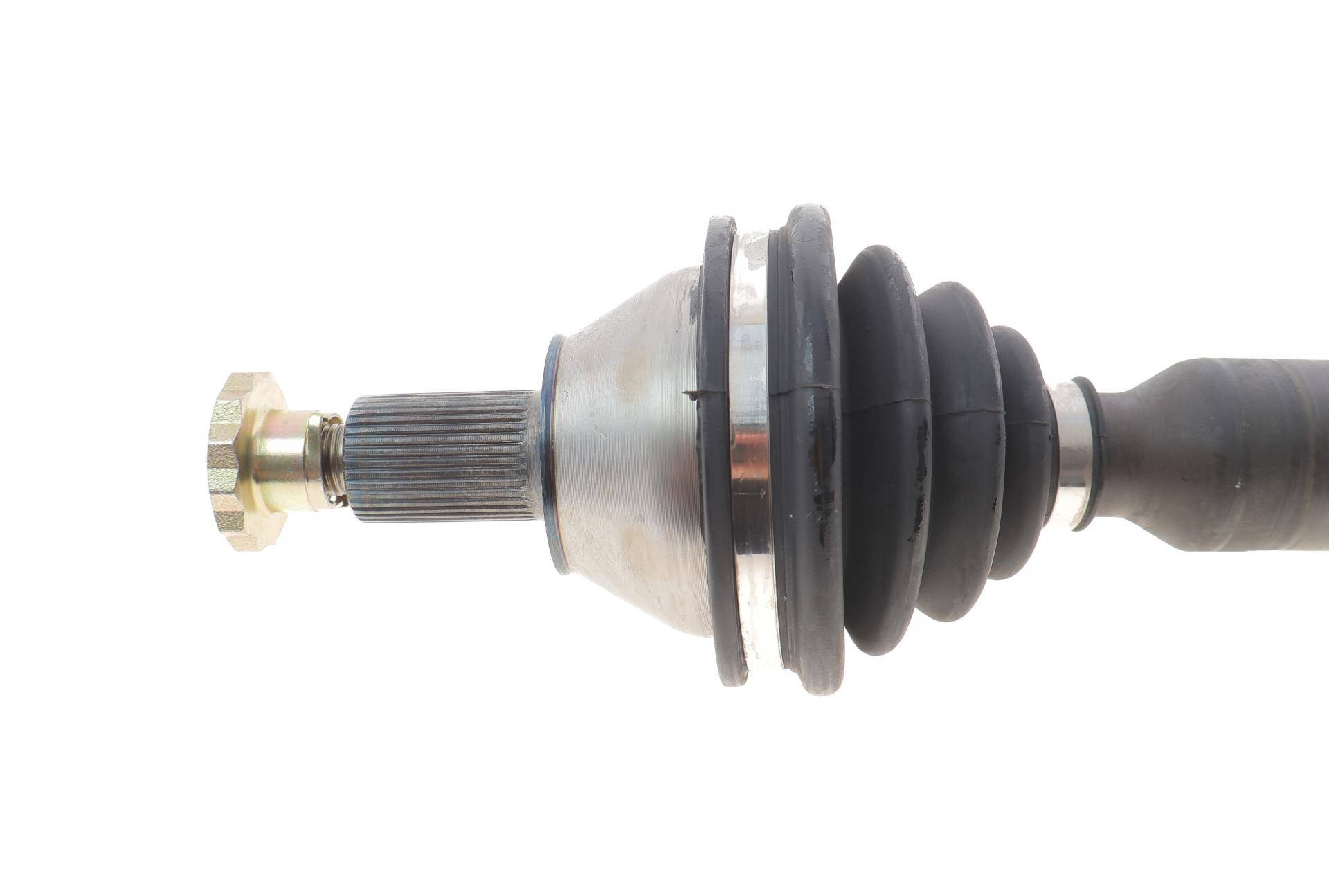 Піввісь VW Polo/Skoda Fabia 1.0 14- (R) (36/28х820)