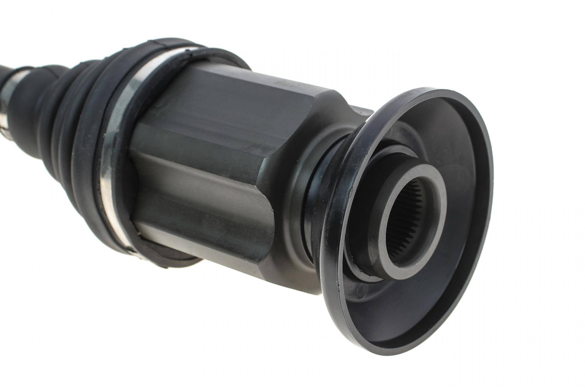 Піввісь VW Passat 2.0 TDI/TSI 4motion 15-/Audi Q3 Quattro 11-18 (R) (36x592)