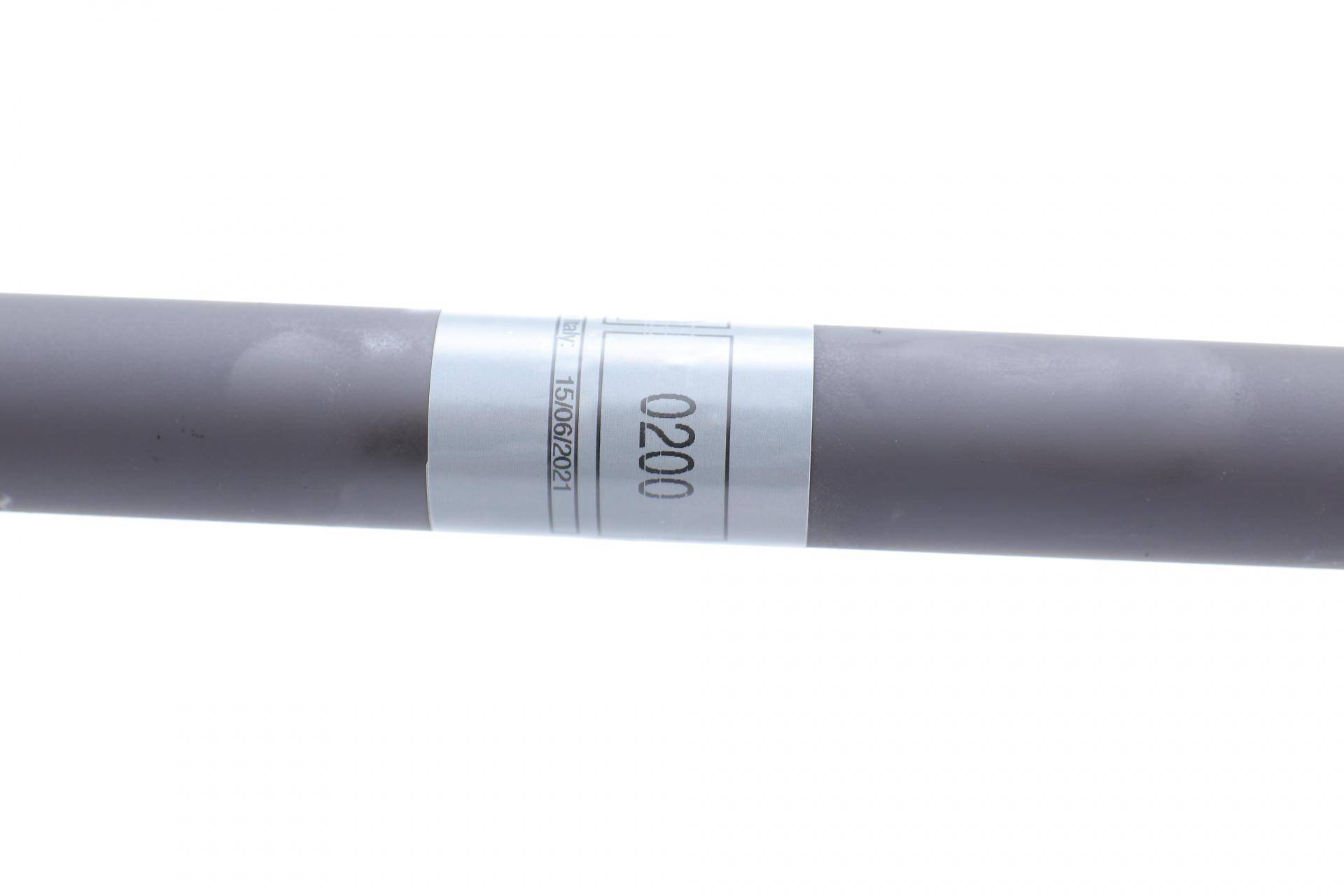 Піввісь (передня) (R) Audi A4 1.8/T 95-01/VW Passat B5 1.8/2.0 96-05 (33z/28z/635mm) (+ABS45z) МКПП