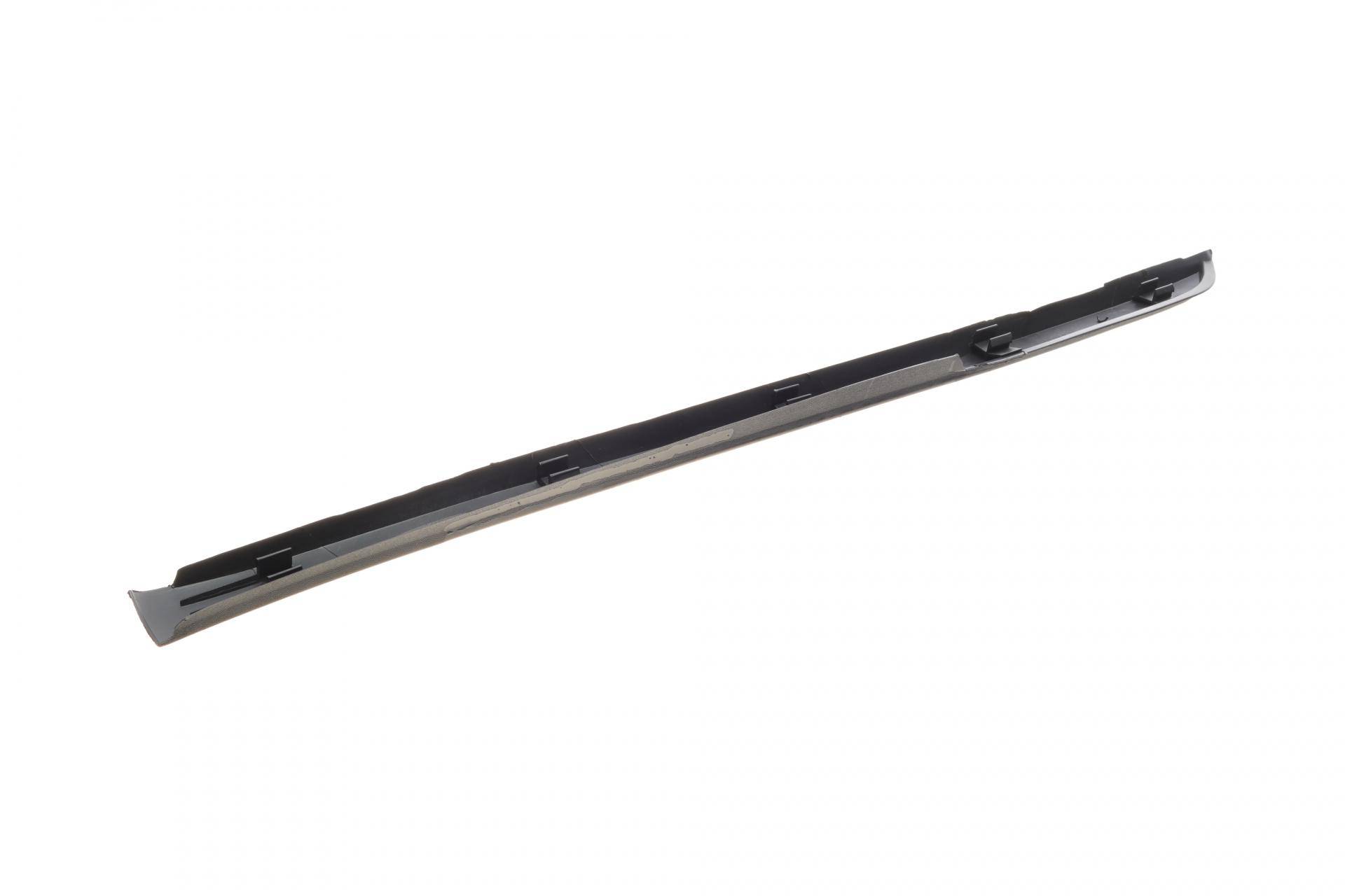Накладка скла лобового MB Vito (W638) 96-03 (L)