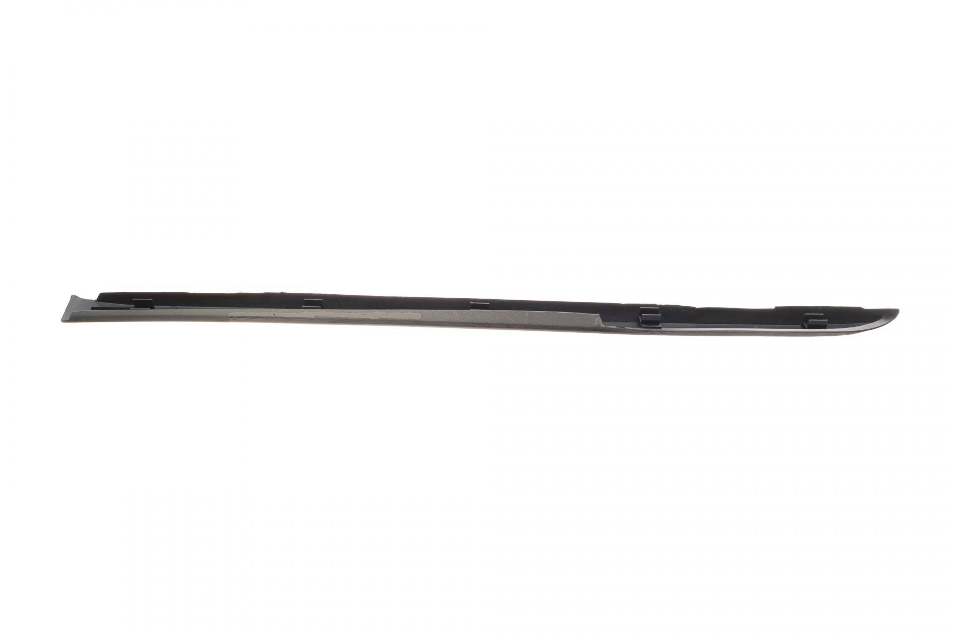 Накладка скла лобового MB Vito (W638) 96-03 (L)