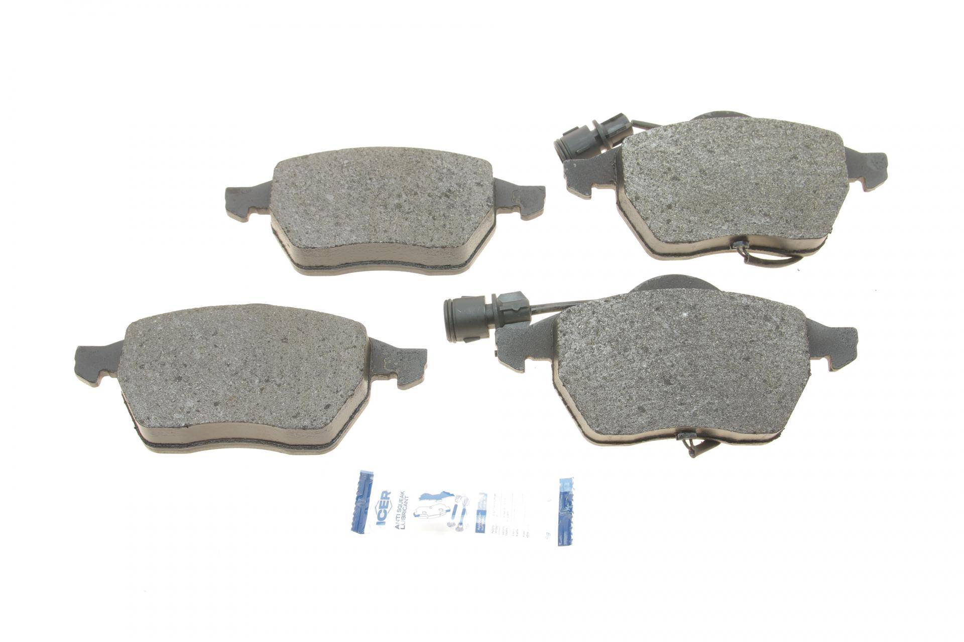 Колодки гальмівні (передні) Audi 100 90-94/Audi A6 94-97 (+датчики)