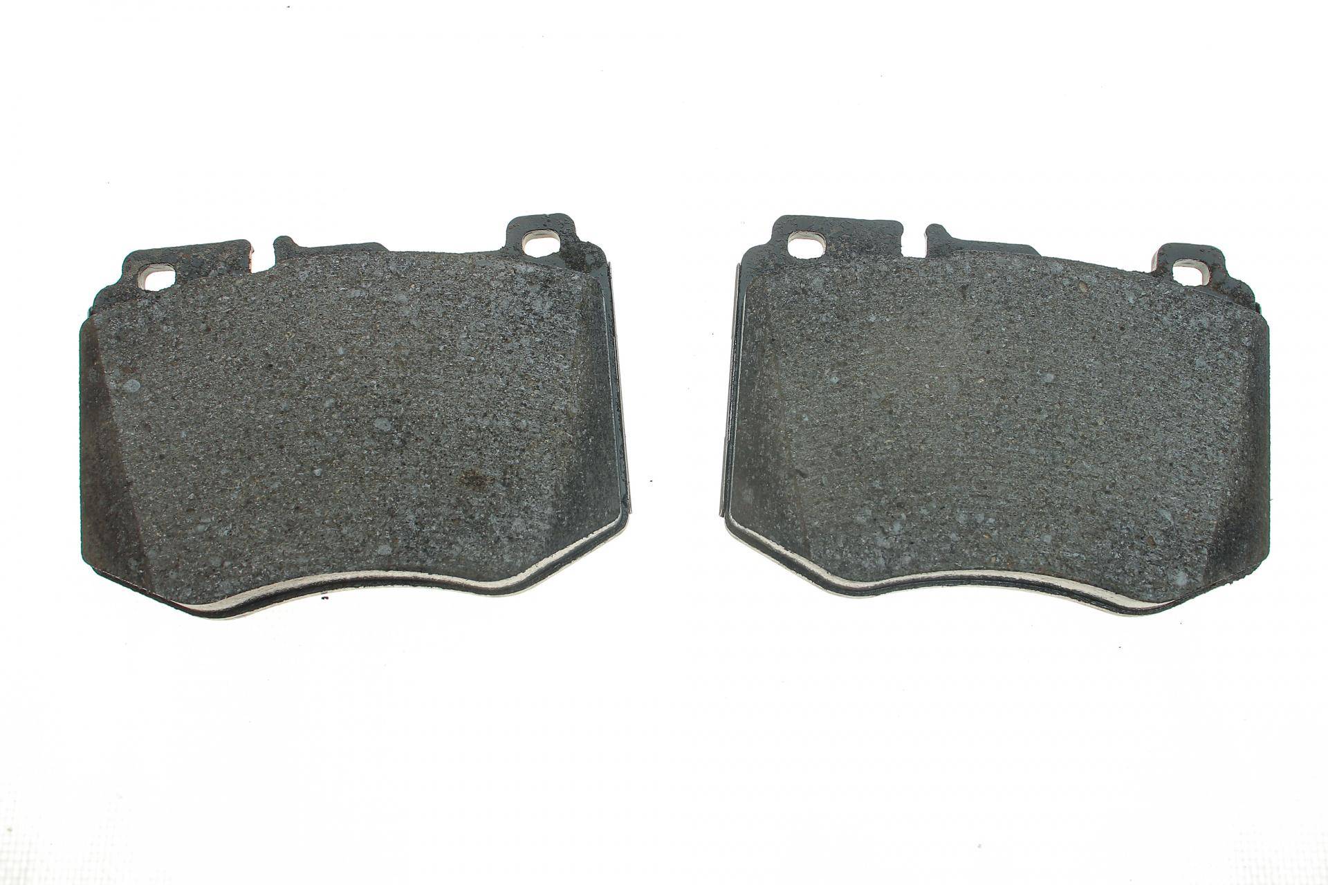 Колодки гальмівні (передні) MB C-class (W205)/E-class (W213) 14- (Brembo)