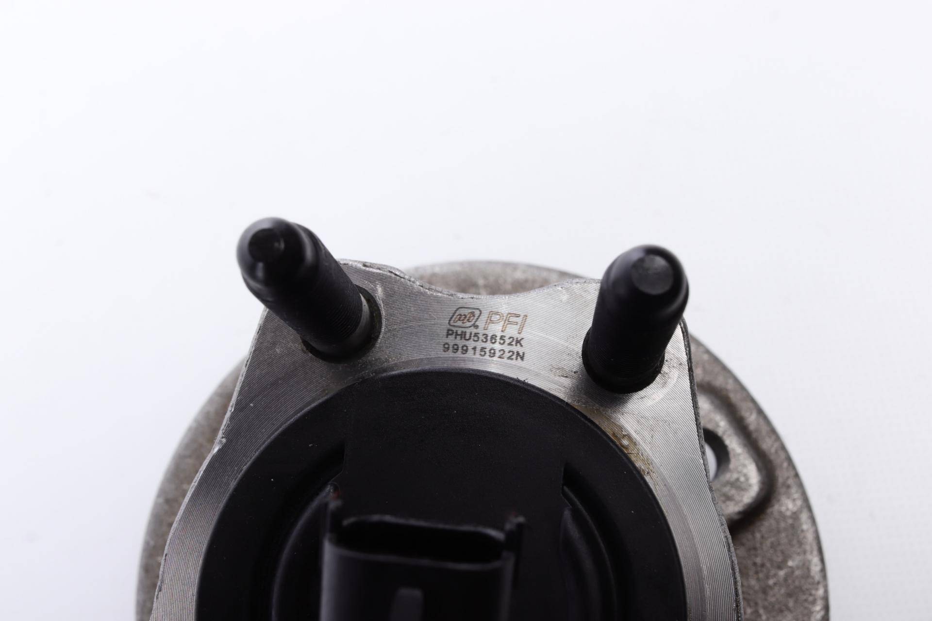 Підшипник маточини (задньої) Opel Astra 04-14 (+ABS)