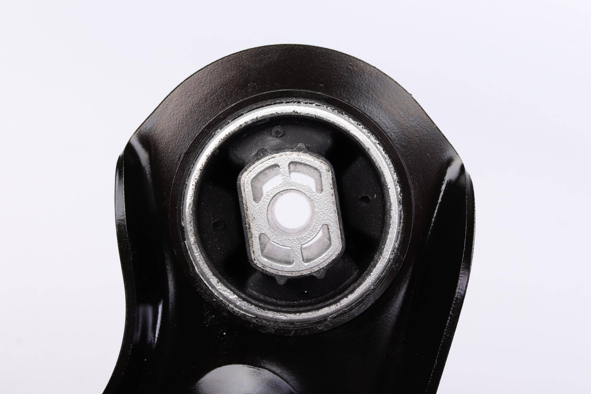 Важіль підвіски (задній) (L) Audi A3/Skoda Octavia II/VW Golf 03-16/VW Passat/Skoda SuperB/Yeti 10-