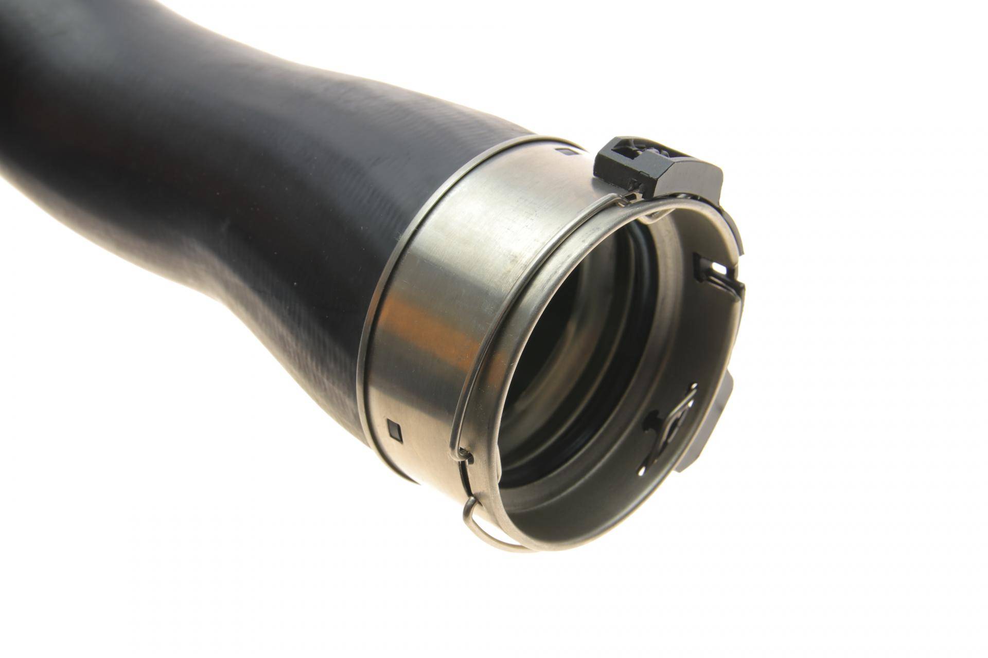 Патрубок інтеркулера (R) BMW 5 (F10/F07) 2.0d 10-16 (B47/N47)