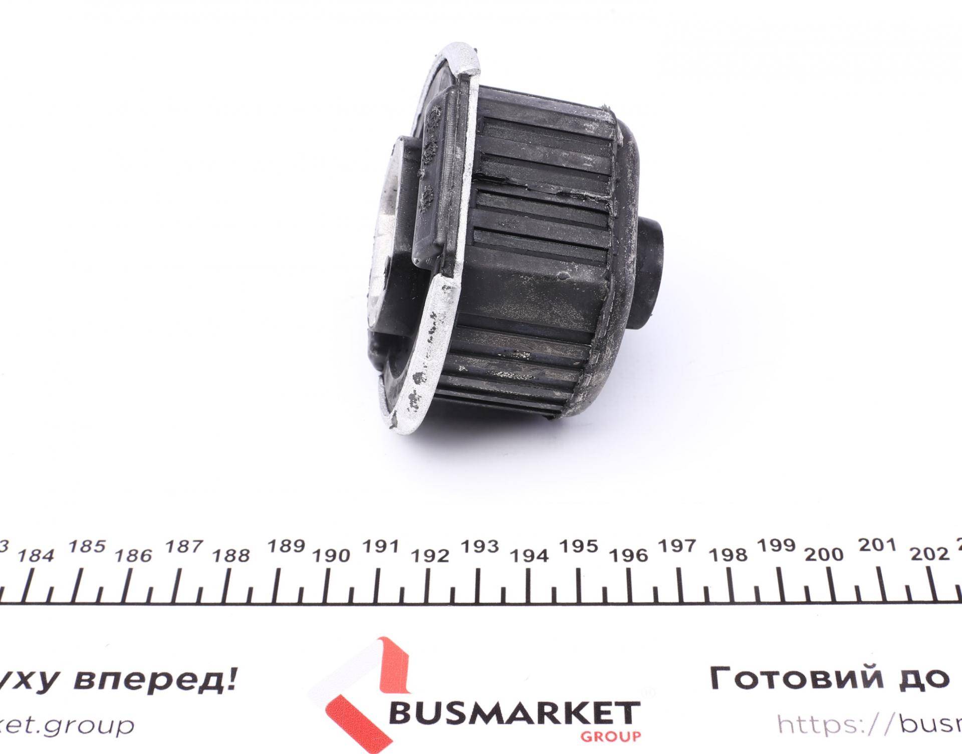 Сайлентблок балки (задньої/спереду) MB (W124/W201) 82-93 (к-кт 2шт.)