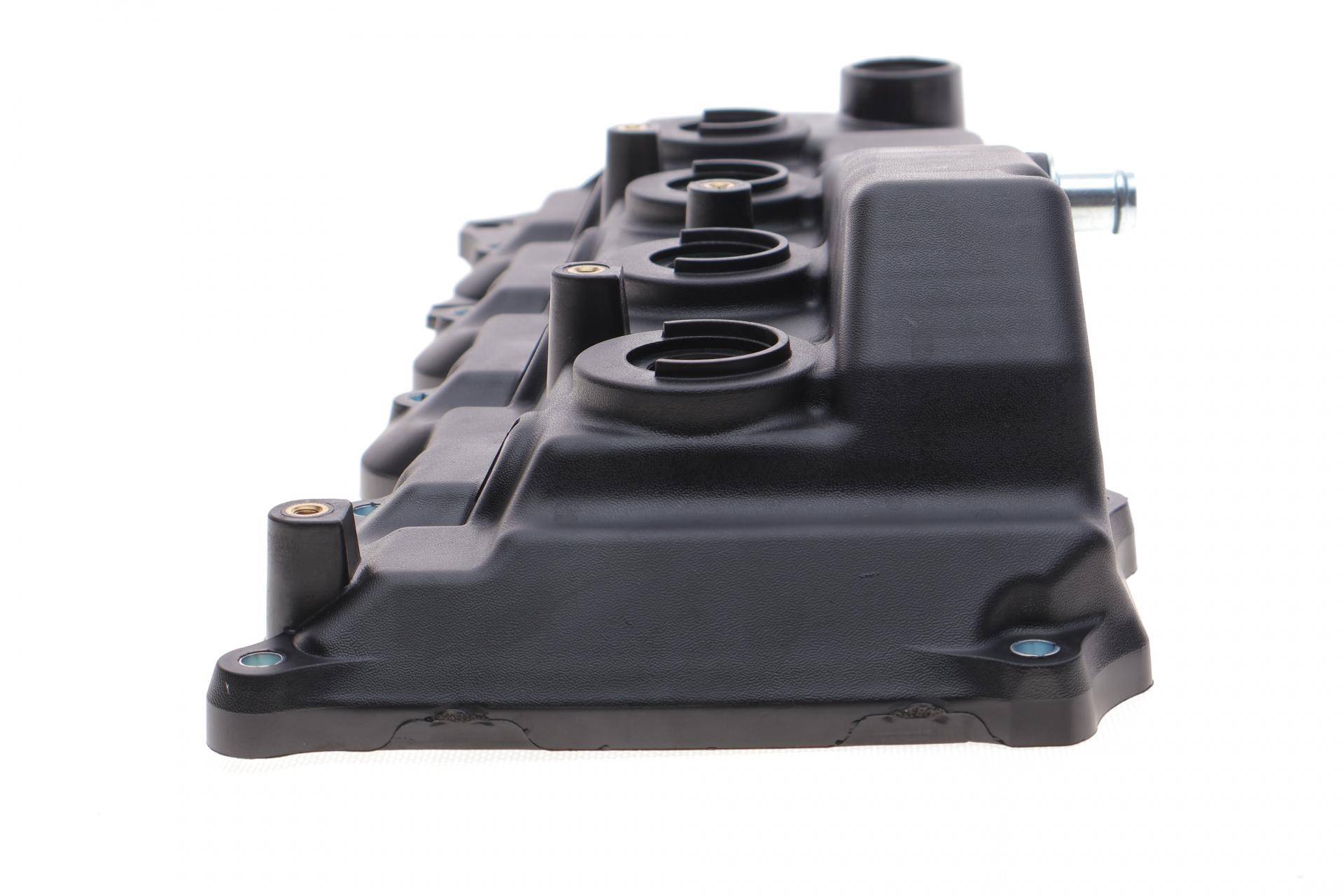 Кришка клапанів Toyota Hiace IV/V/Hilux VI/VII/Land Cruiser 2.5 D-4D 01-