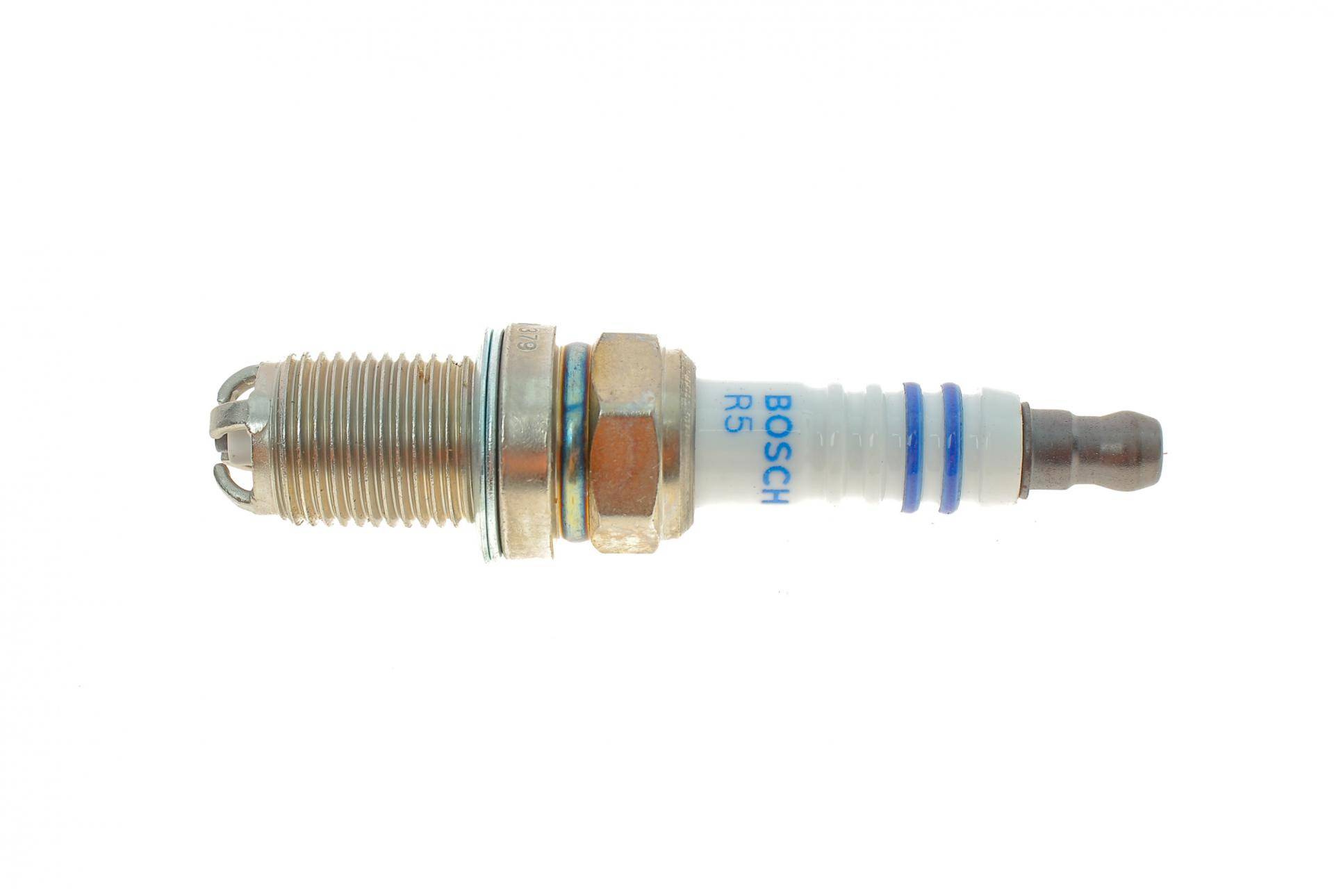 Свічка запалювання Ауді А4, А6, А8, Фольксваген Пасат (2.4-2.8V6i-3.0) 95-05