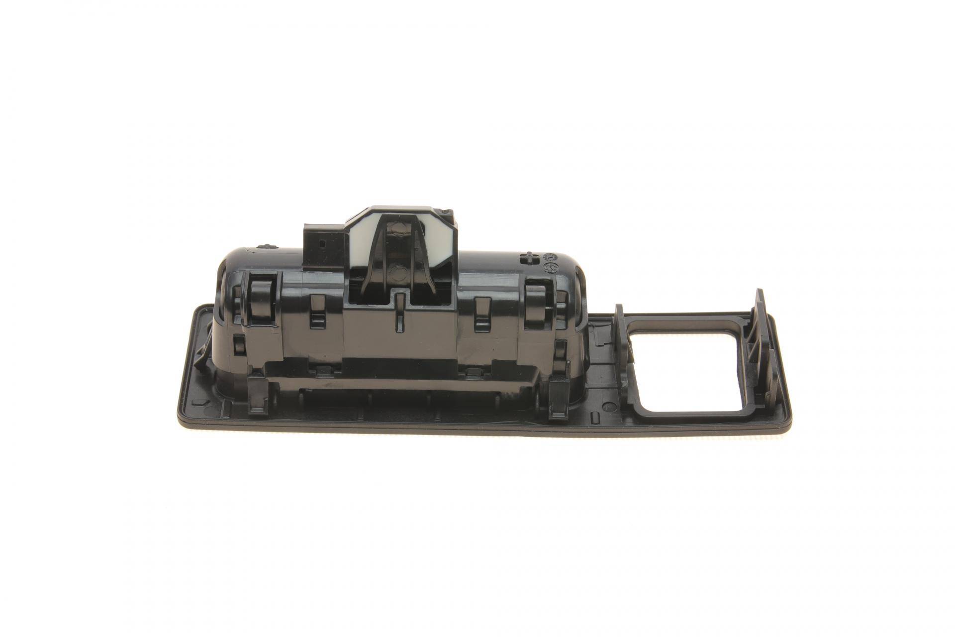 Кнопка відкривання багажника BMW 2 (F23)/3 (F30)/4 (F32)/5 (F10) 10-