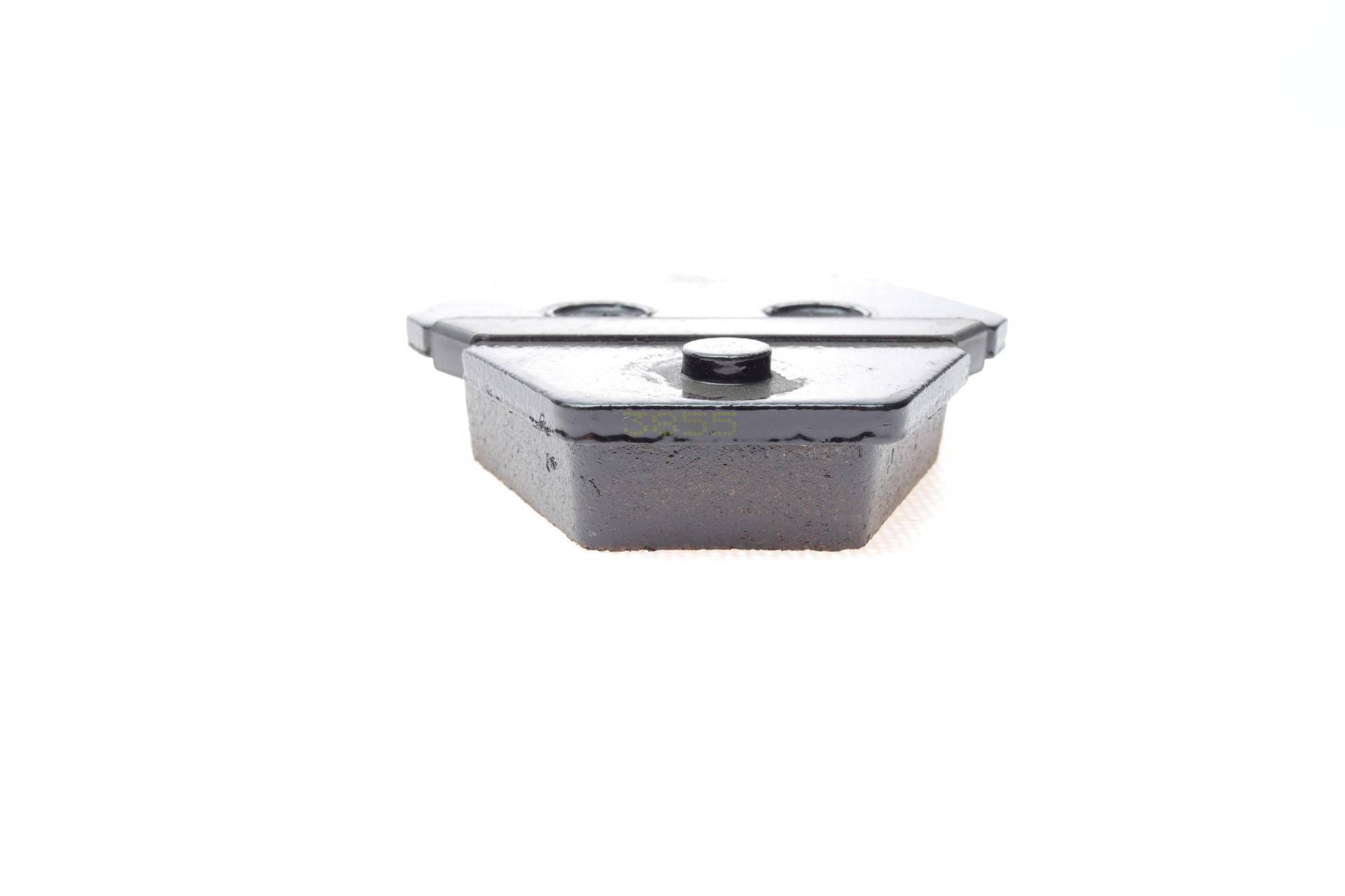Колодки гальмівні (передні) Audi A4 97-01/A6 97-05/Phaeton 02-08 (+датчики)
