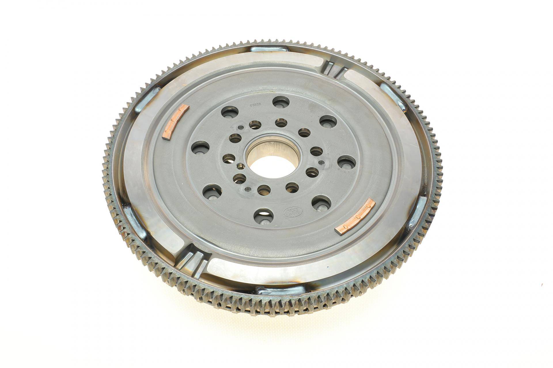 Демпфер зчеплення Volvo S60/S80/V40/V60/V70/XC60/XC70 2.0D 07-