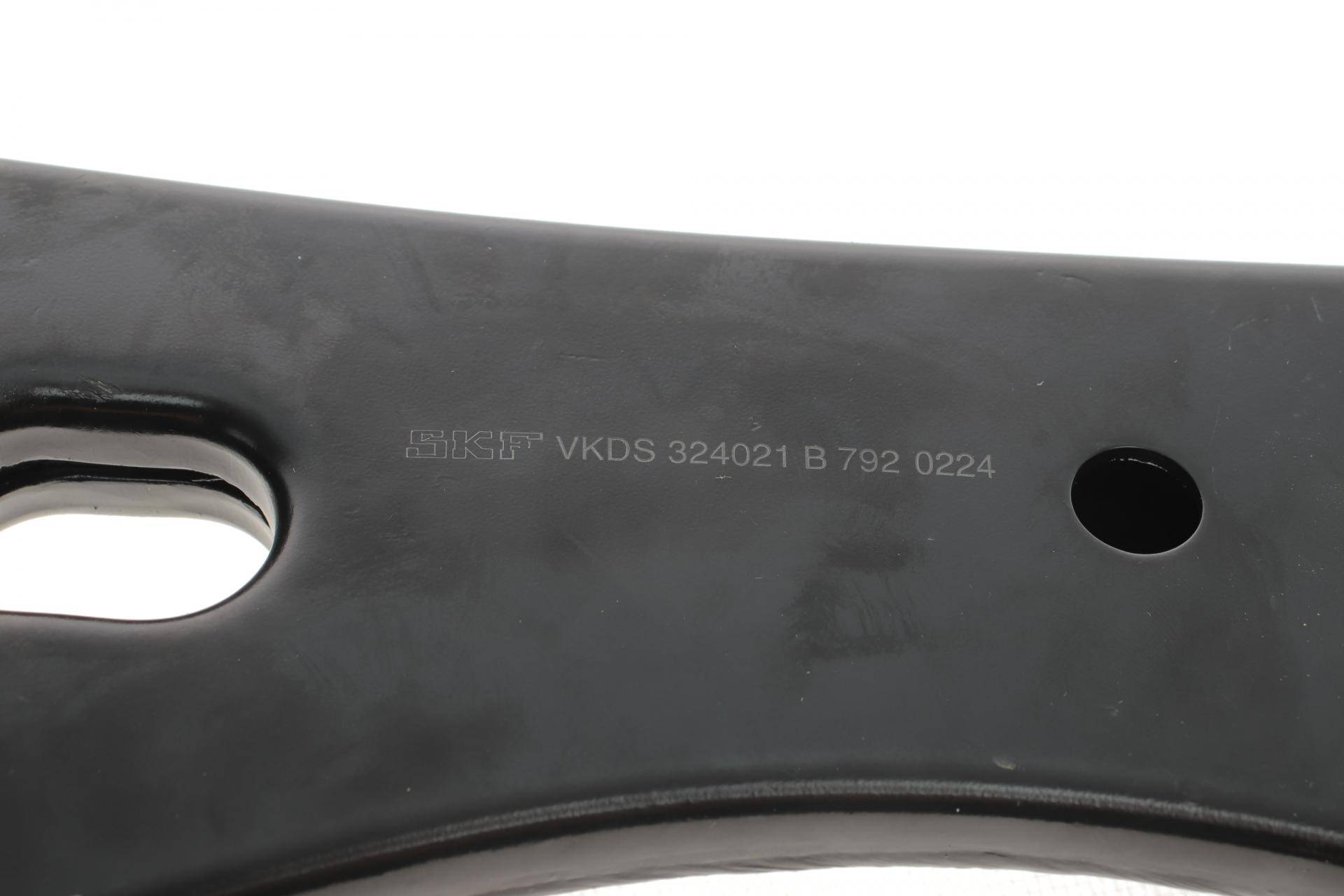 Важіль підвіски (передній) (R) Ford Fiesta/Fusion/Mazda 2 01-12