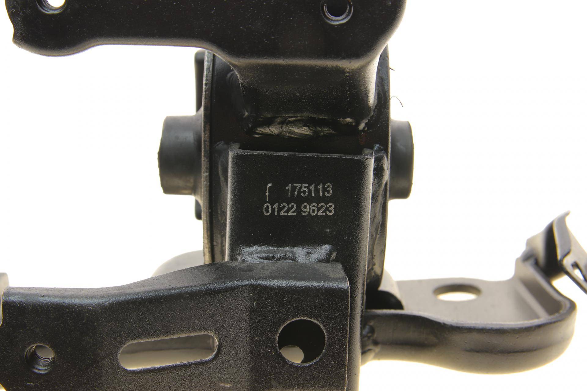 Подушка двигуна (задня) (L) Toyota Corolla 1.4/1.6 VVT-i 06-14