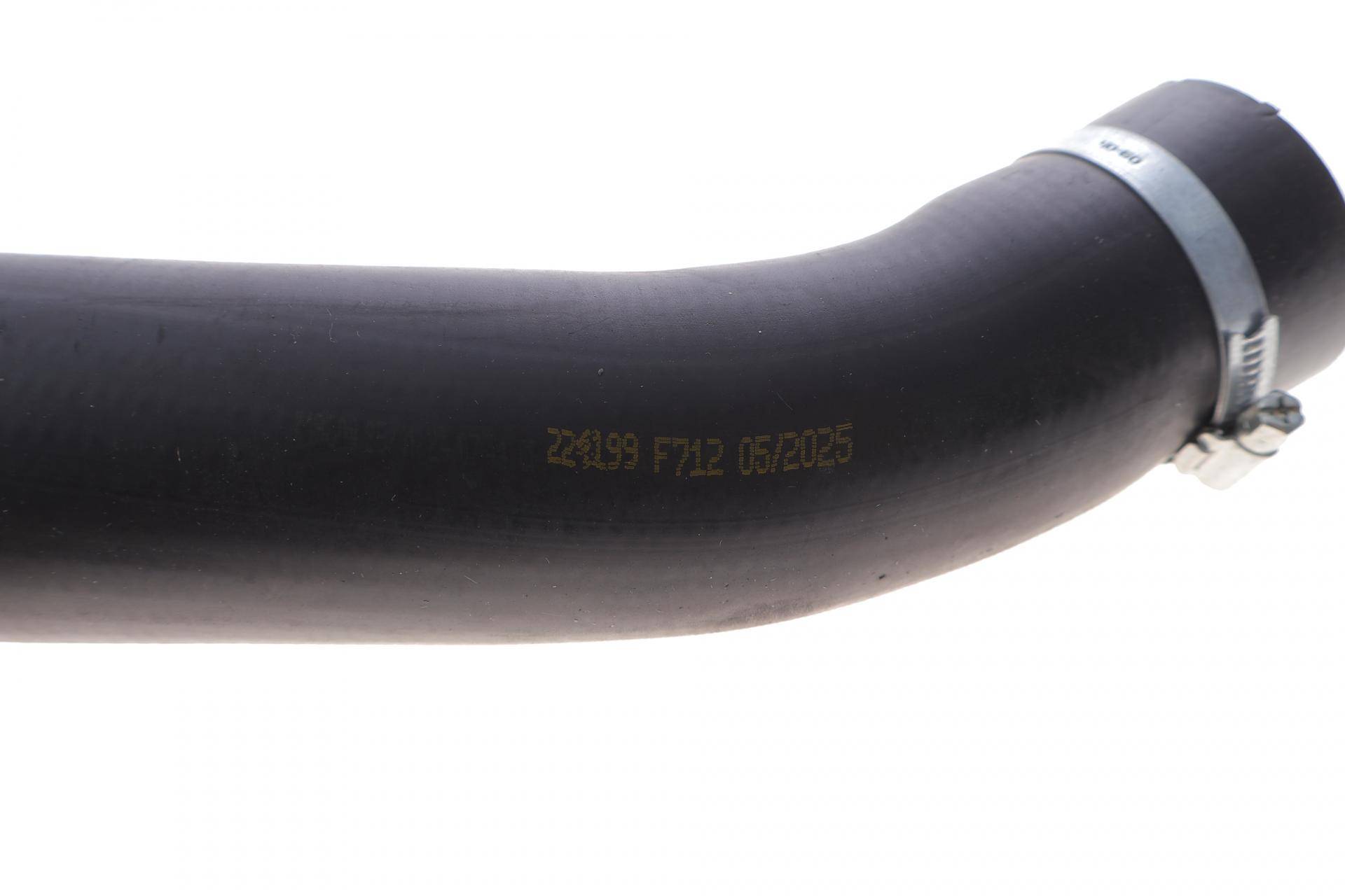Патрубок інтеркулера Ford Focus 1.6 TDCI 04-12/Volvo S40/V50 1.6D 05-12
