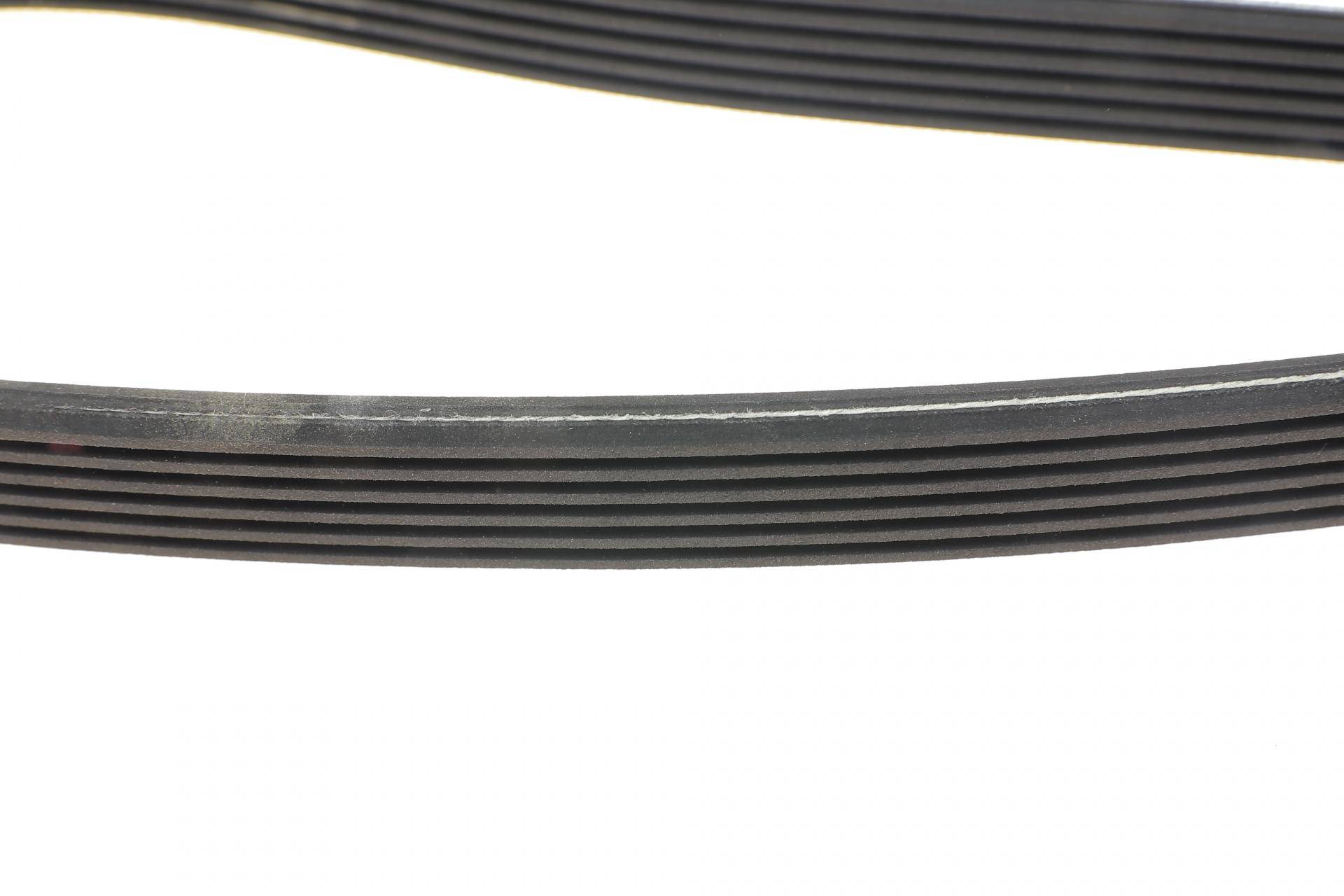 Ремінь генератора Volvo 2.0T/2.4D/3.0T6 01-08