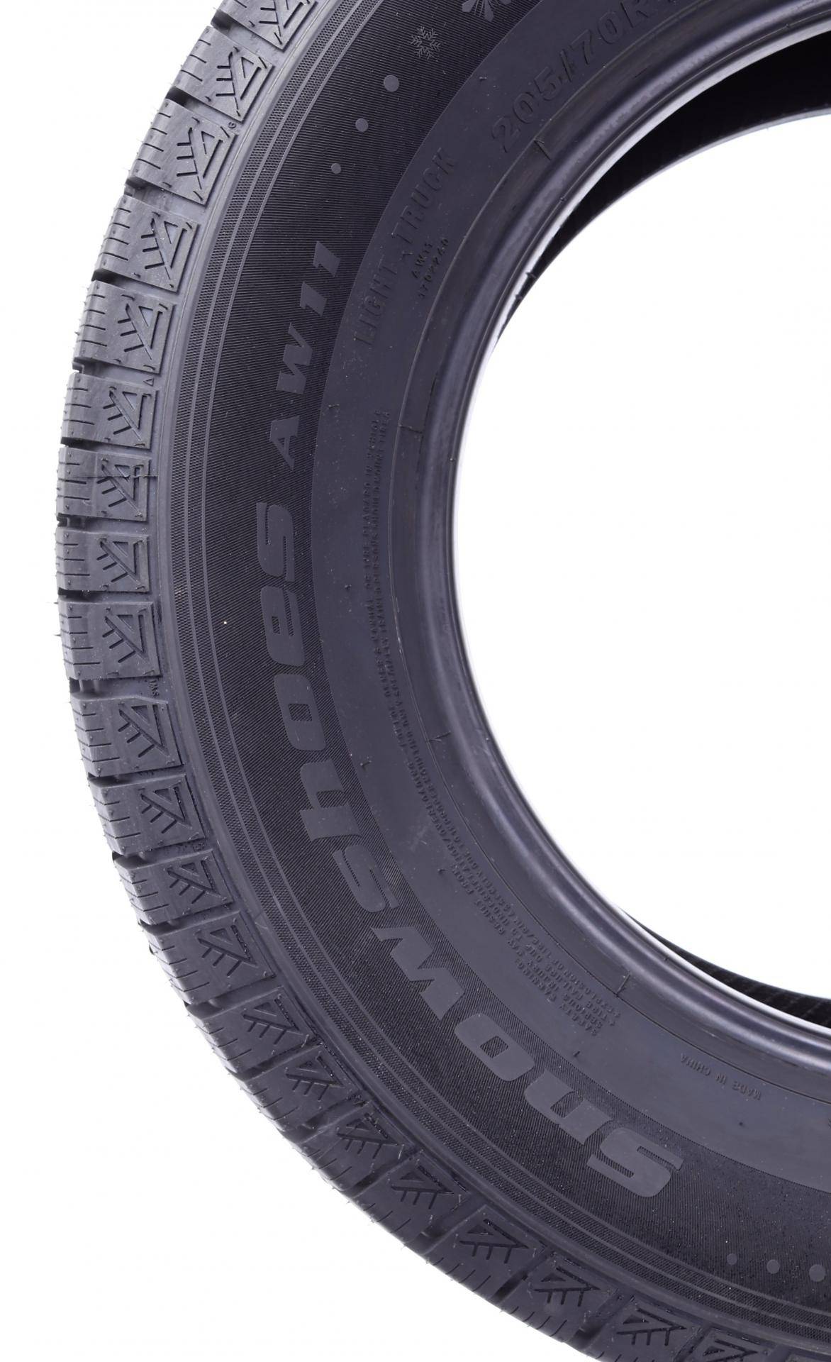 Шина AW11 205/70 R15C 106/104S (зимняя)