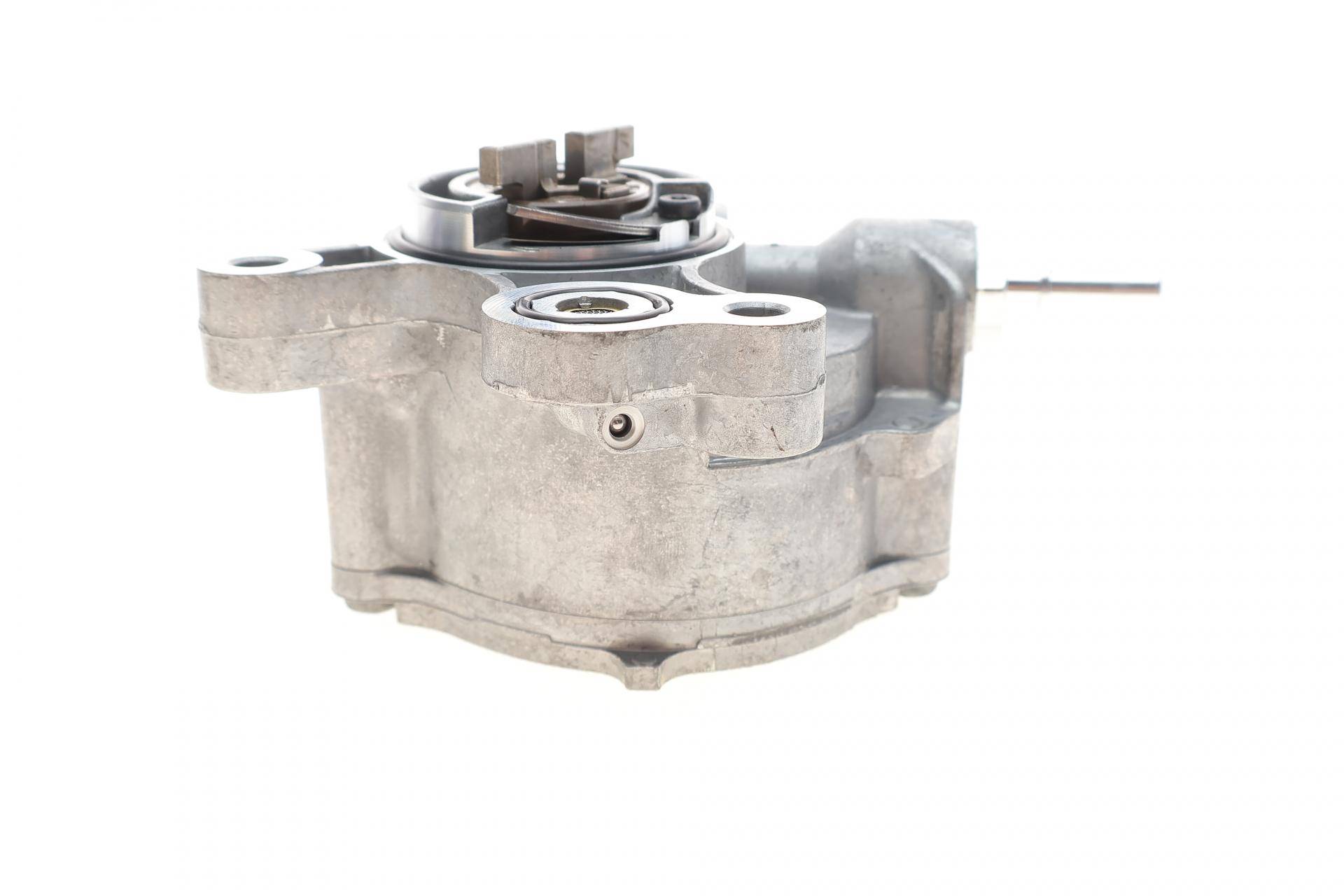 Насос вакуумный Citroen C4/C5/C8/Jumpy/Peugeot 307/308/508 1.5/2.0 03-