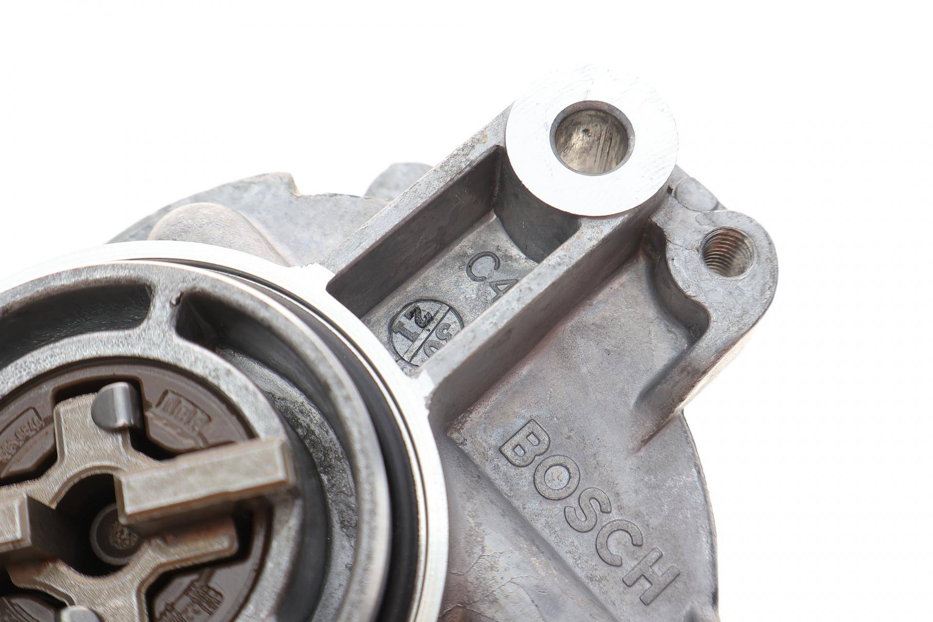 Насос вакуумный Citroen C4/C5/C8/Jumpy/Peugeot 307/308/508 1.5/2.0 03-
