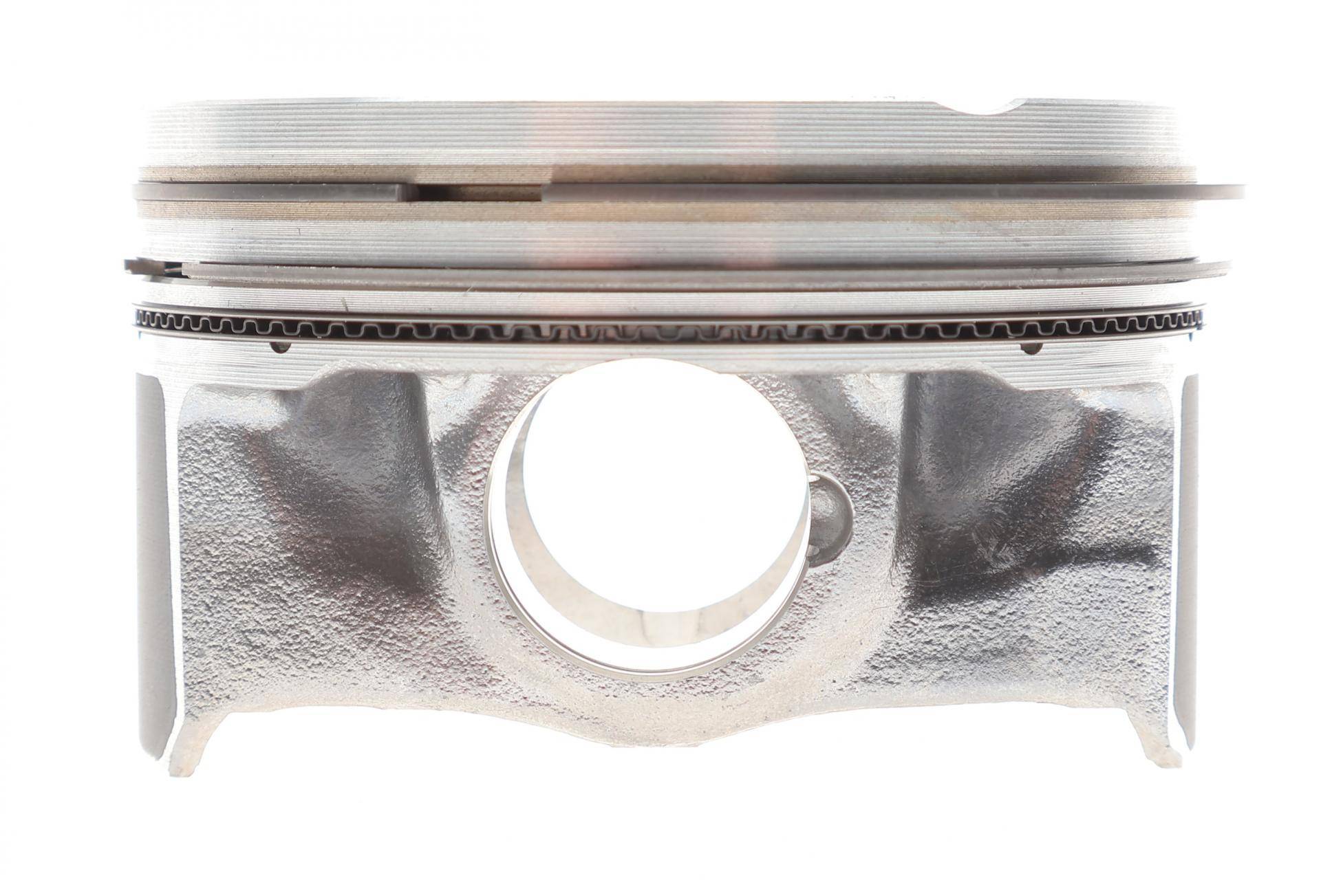 Поршень Audi A3/Q3/Skoda Superb III/VW Golf VII/Passat B8 2.0 TSI/TFSI 12- (83.01mm/+0.50)